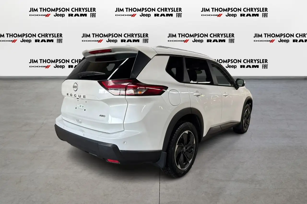Nissan Rogue снимка Nissan Rogue