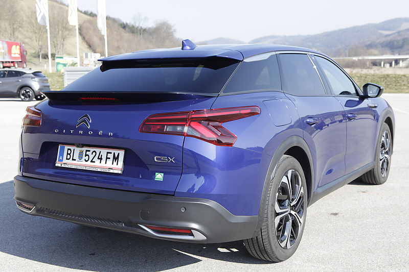 Citroen C5 X Shine Hybrid 225 e-EAT8 — photo 2