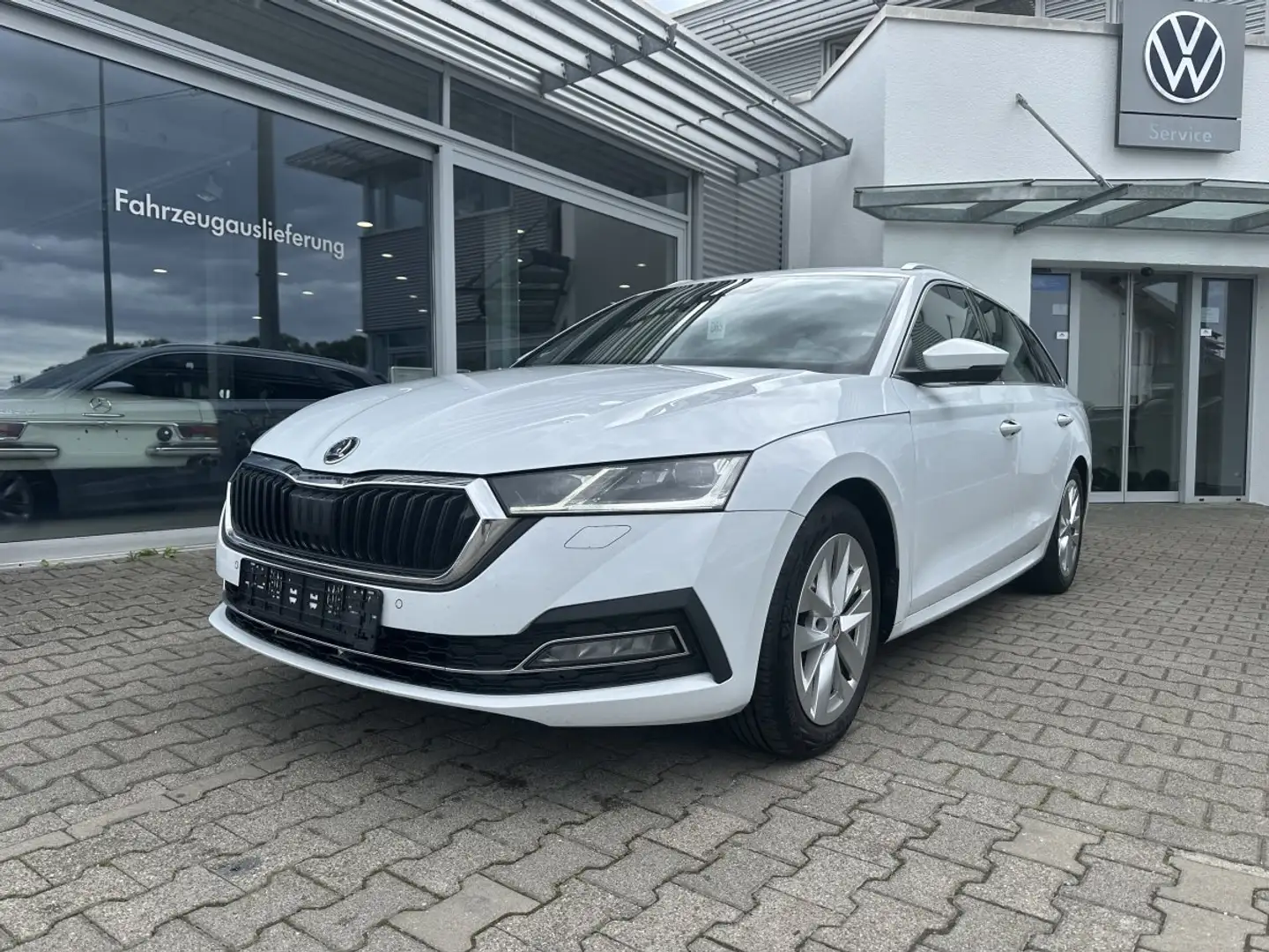 Skoda Octavia Combi 2.0TDI 7-Gang FIRST EDITION*VC*LED*HEAD-UP Weiß - 1