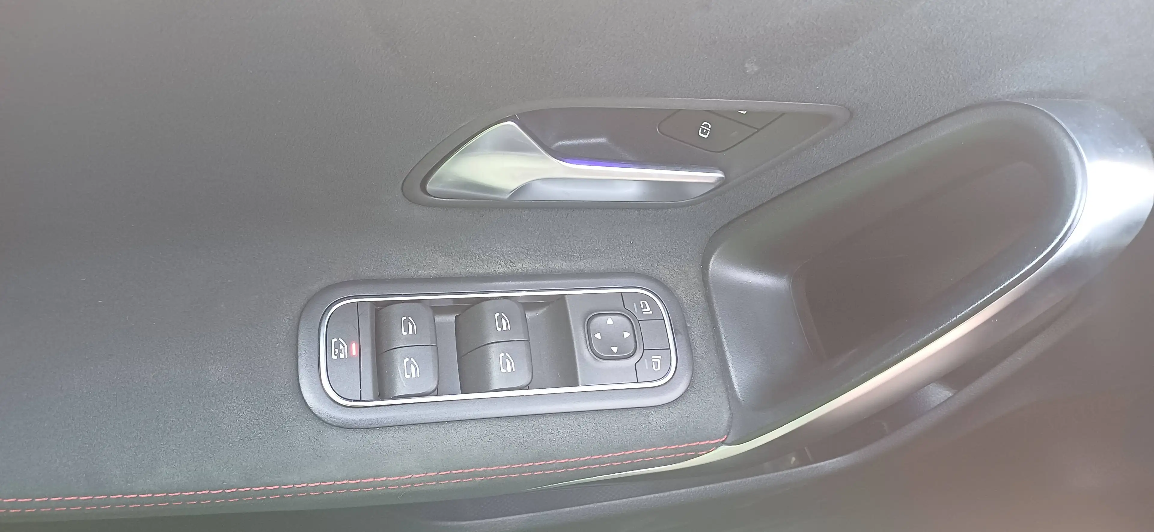 Mercedes-Benz CLA 180 CLA Coupe 180 AMG-Klimaaut-Navi-Leder-Panorama-18" — photo 14