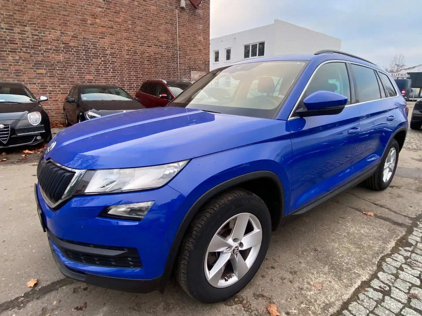 Skoda Kodiaq "Ambition" Sitzheizung+PDC+Navi+Tempomat Blau - 1