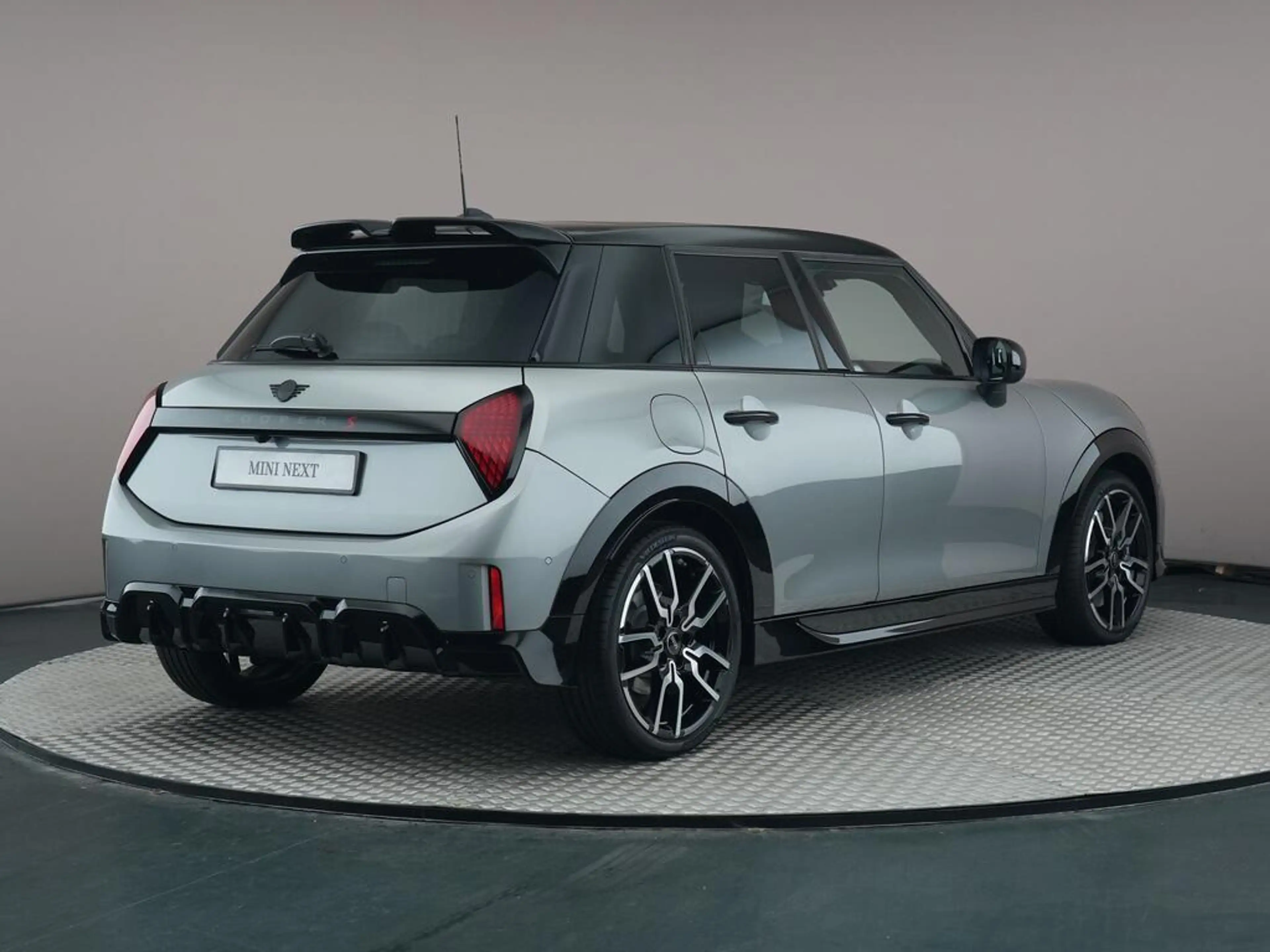 MINI Cooper S 5-Deurs 2.0 John Cooper Works XL — photo 10