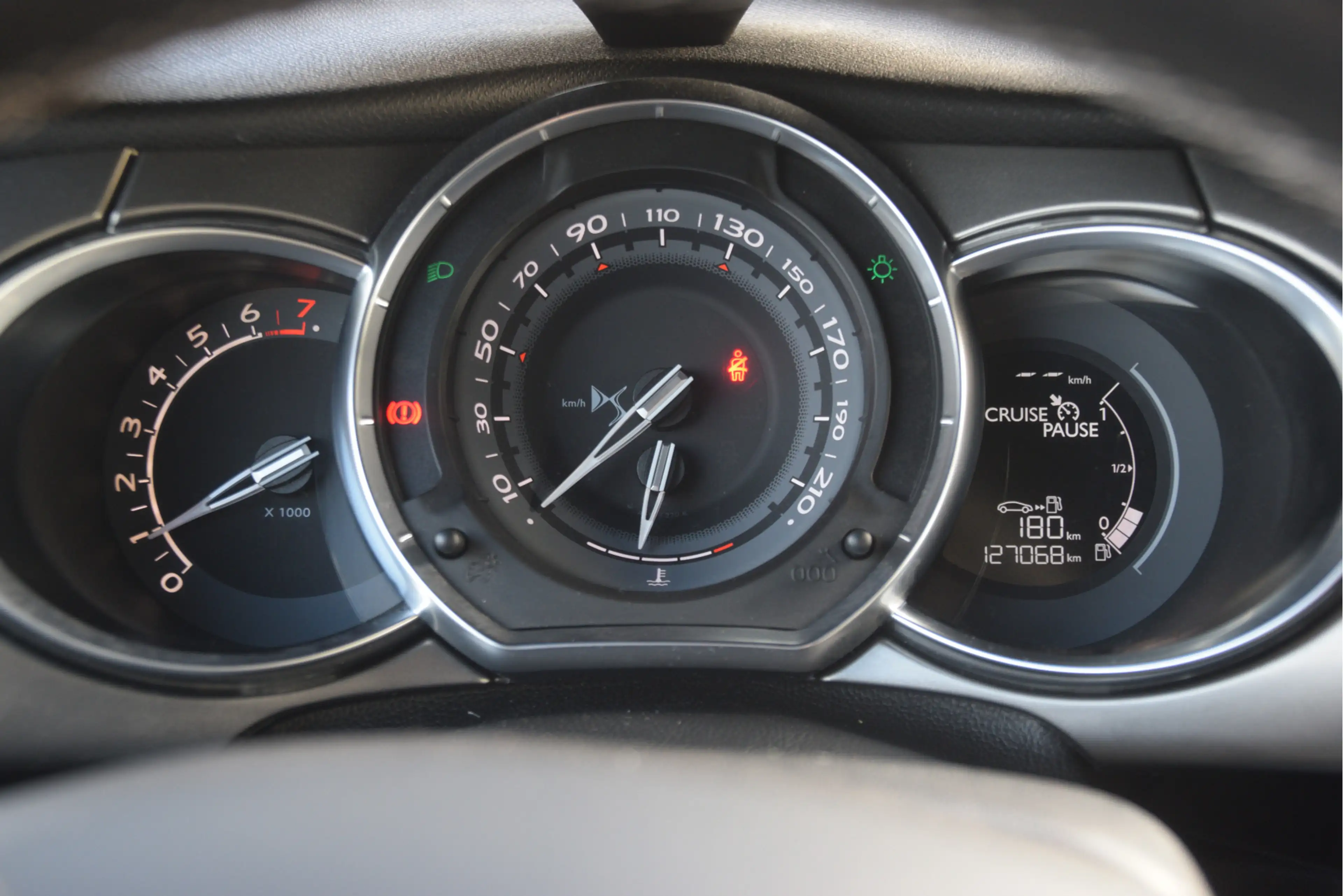 DS Automobiles DS 3 1.2 PureTech So Chic LMV | Aico | PDC | Bluetooth — photo 14