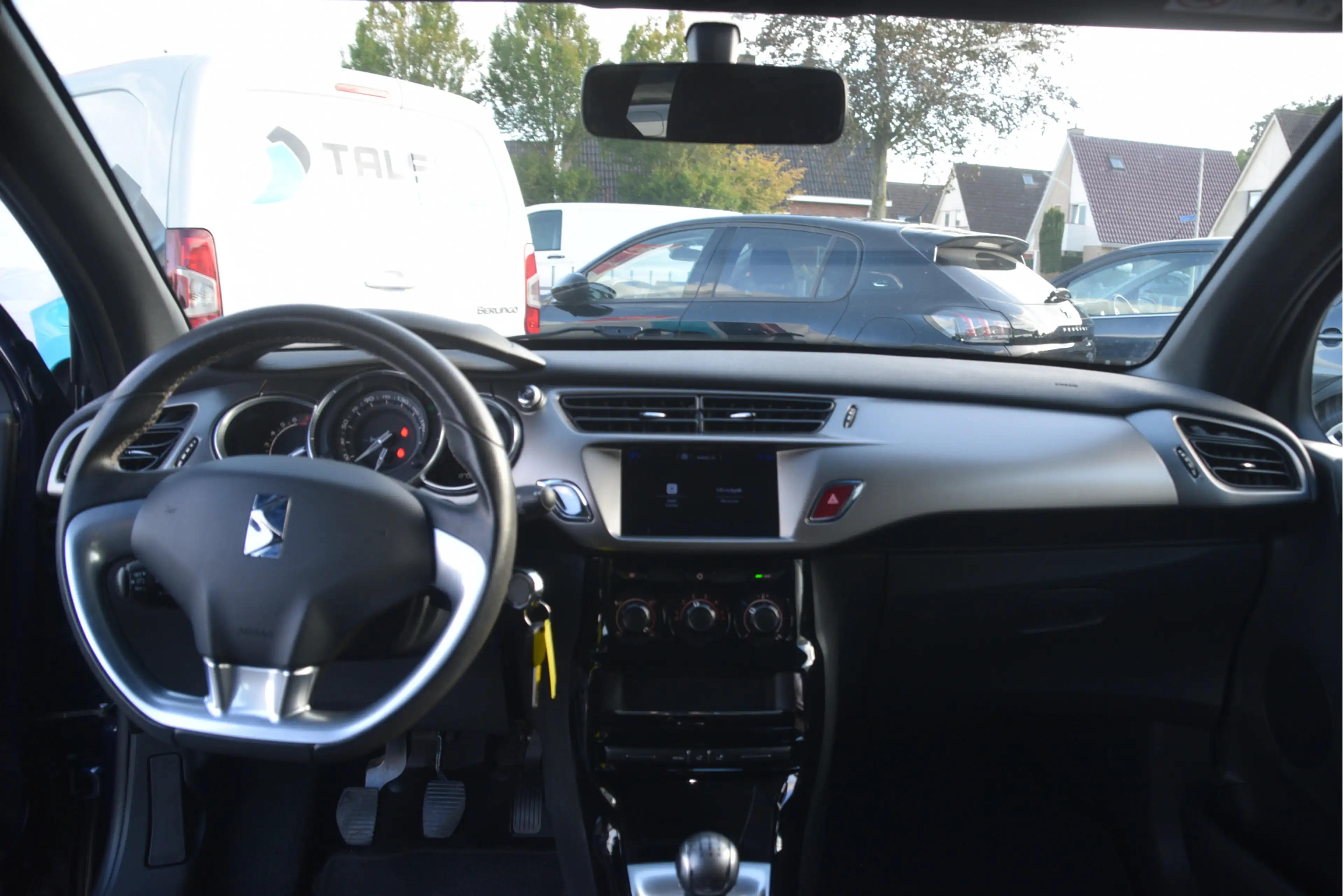DS Automobiles DS 3 1.2 PureTech So Chic LMV | Aico | PDC | Bluetooth — photo 10