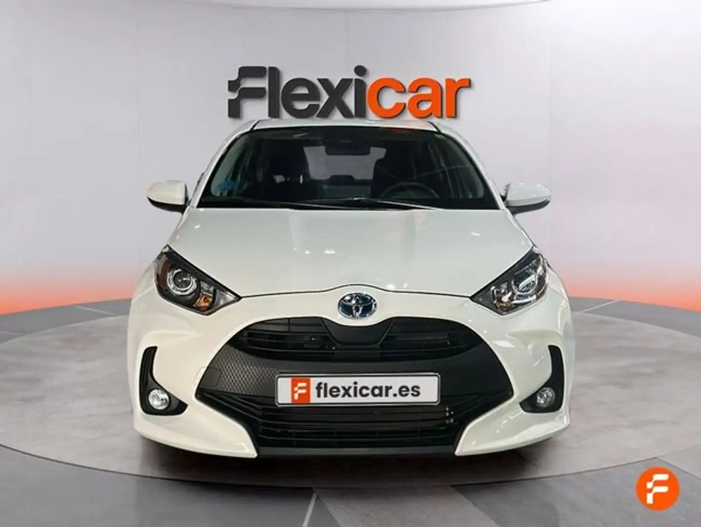 Toyota Yaris 120H 1.5 Active Tech Blanco - 2