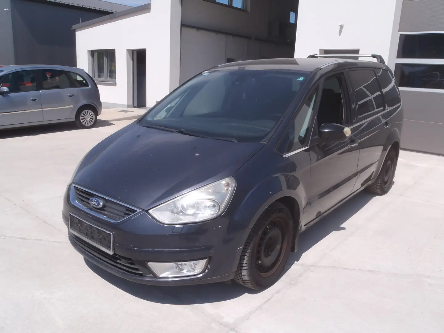 Ford Galaxy Galaxy Ghia 2,0 TDCi DPF Ghia Grau - 2