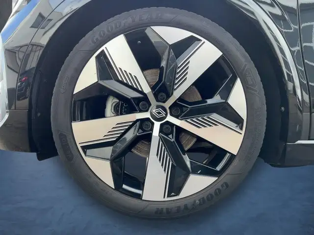 Renault Megane E-Tech view 23