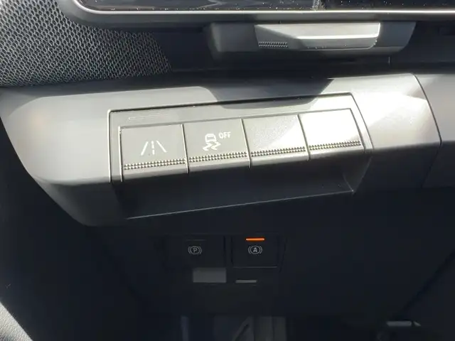 Renault Megane E-Tech view 18