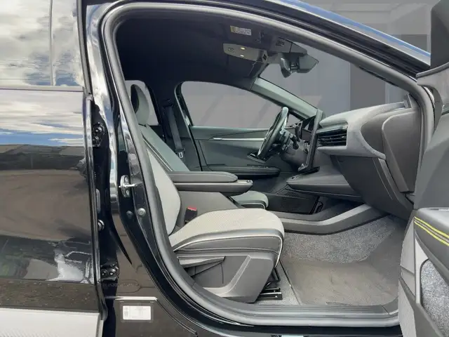 Renault Megane E-Tech view 8
