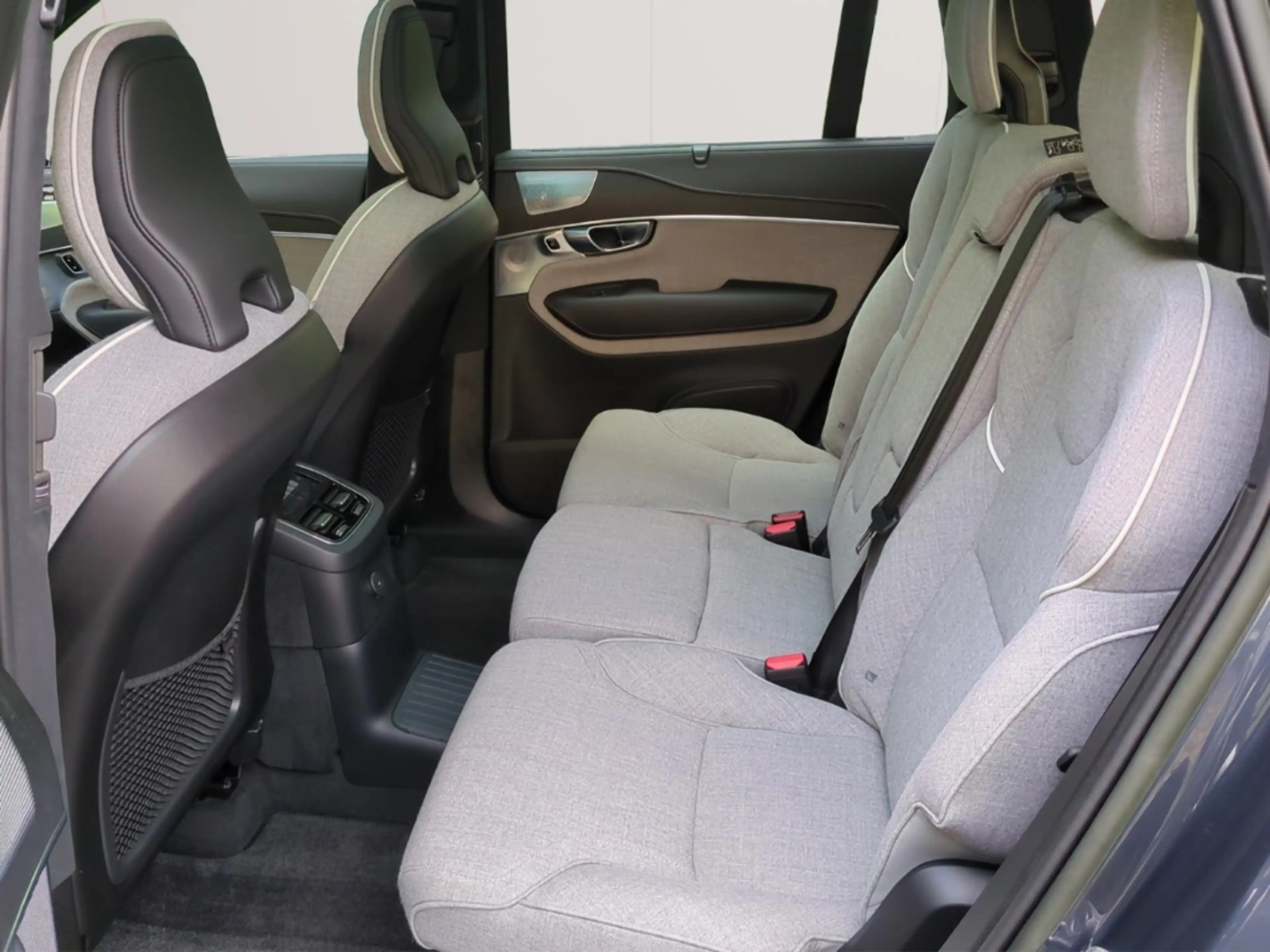 Volvo XC90 T8 Recharge Ultimate Bright *B&W*Wool*SH* — photo 10