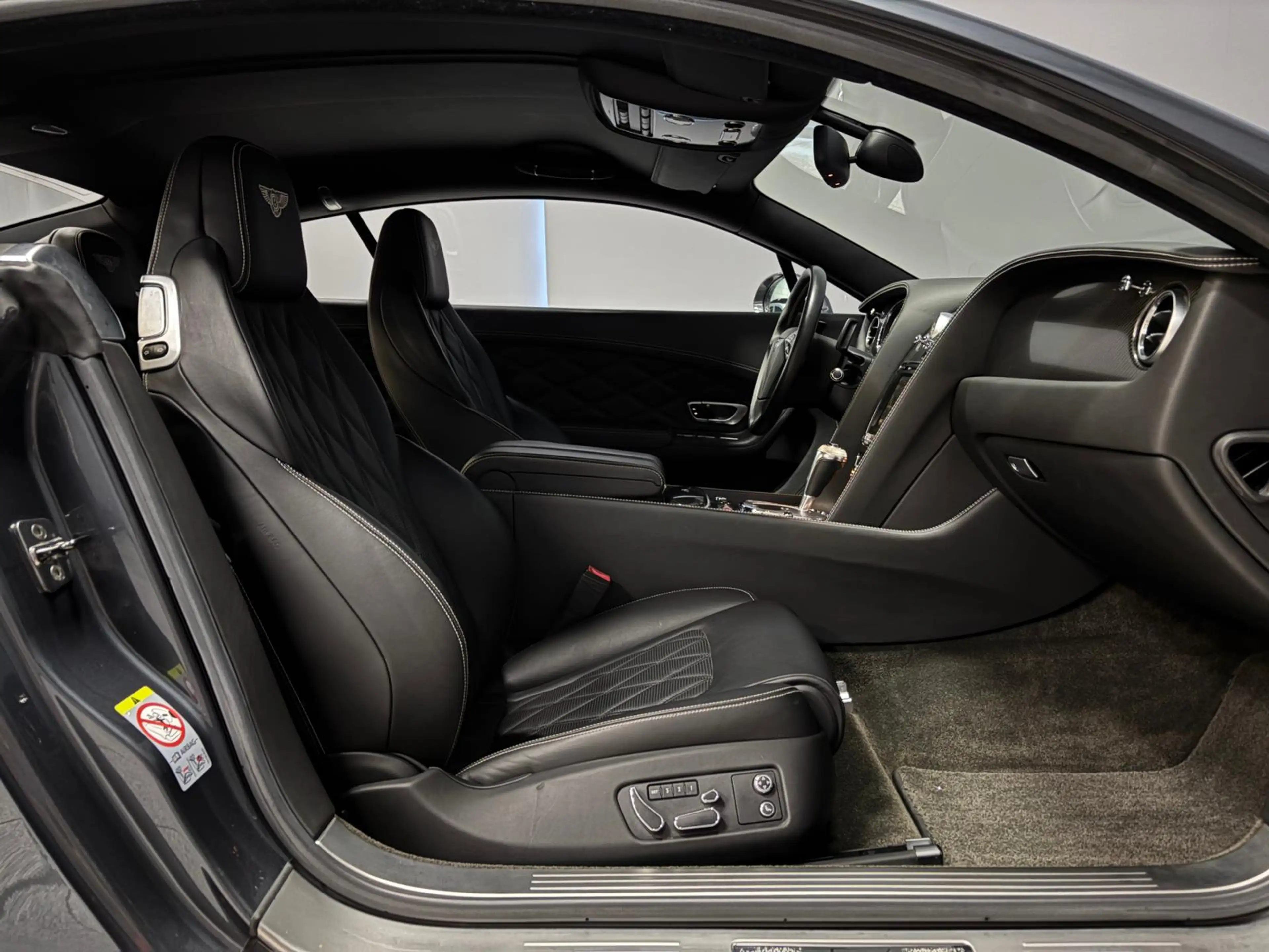 Bentley Continental GT 6.0 W12 Speed — photo 19