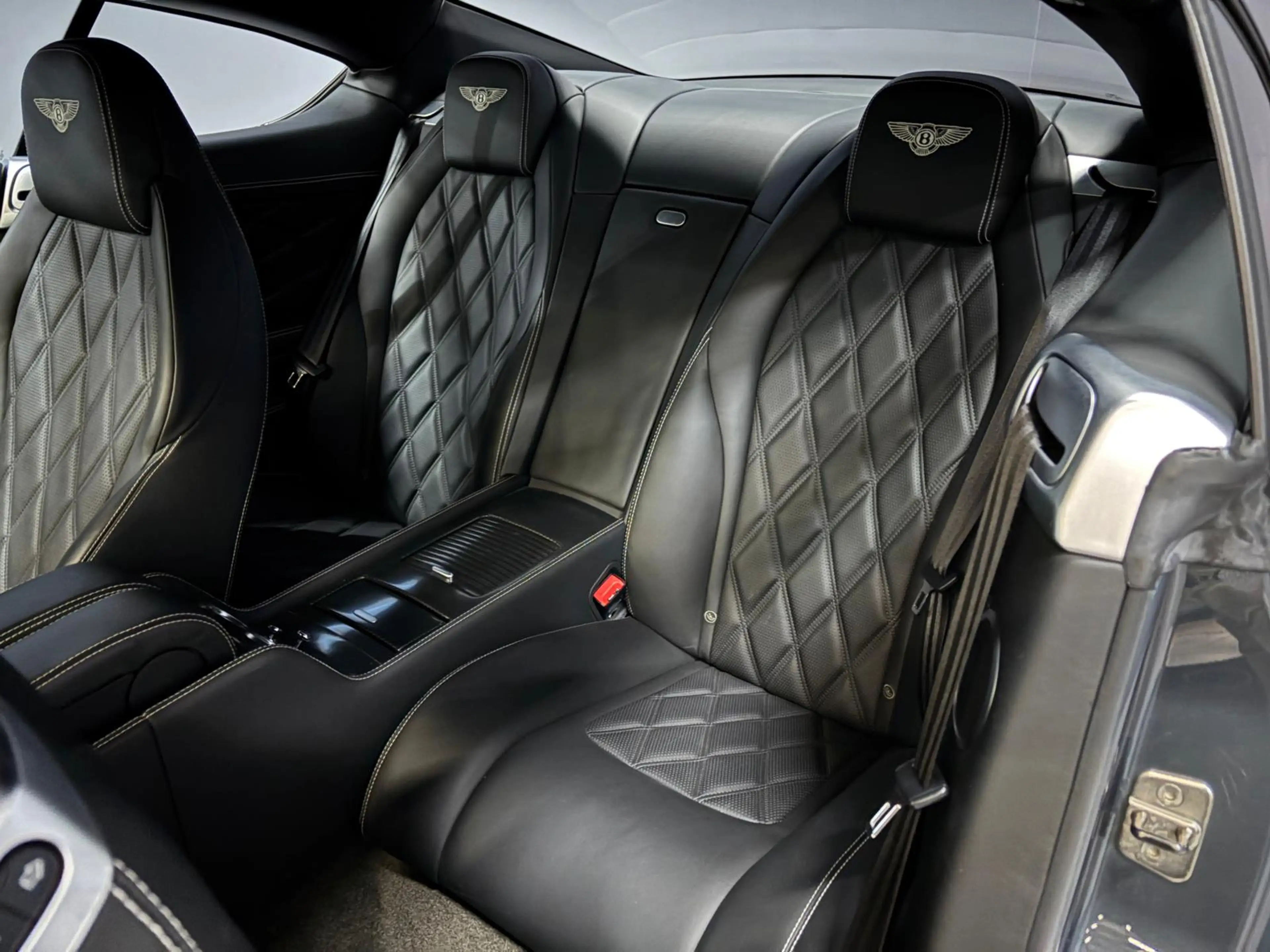 Bentley Continental GT 6.0 W12 Speed — photo 24