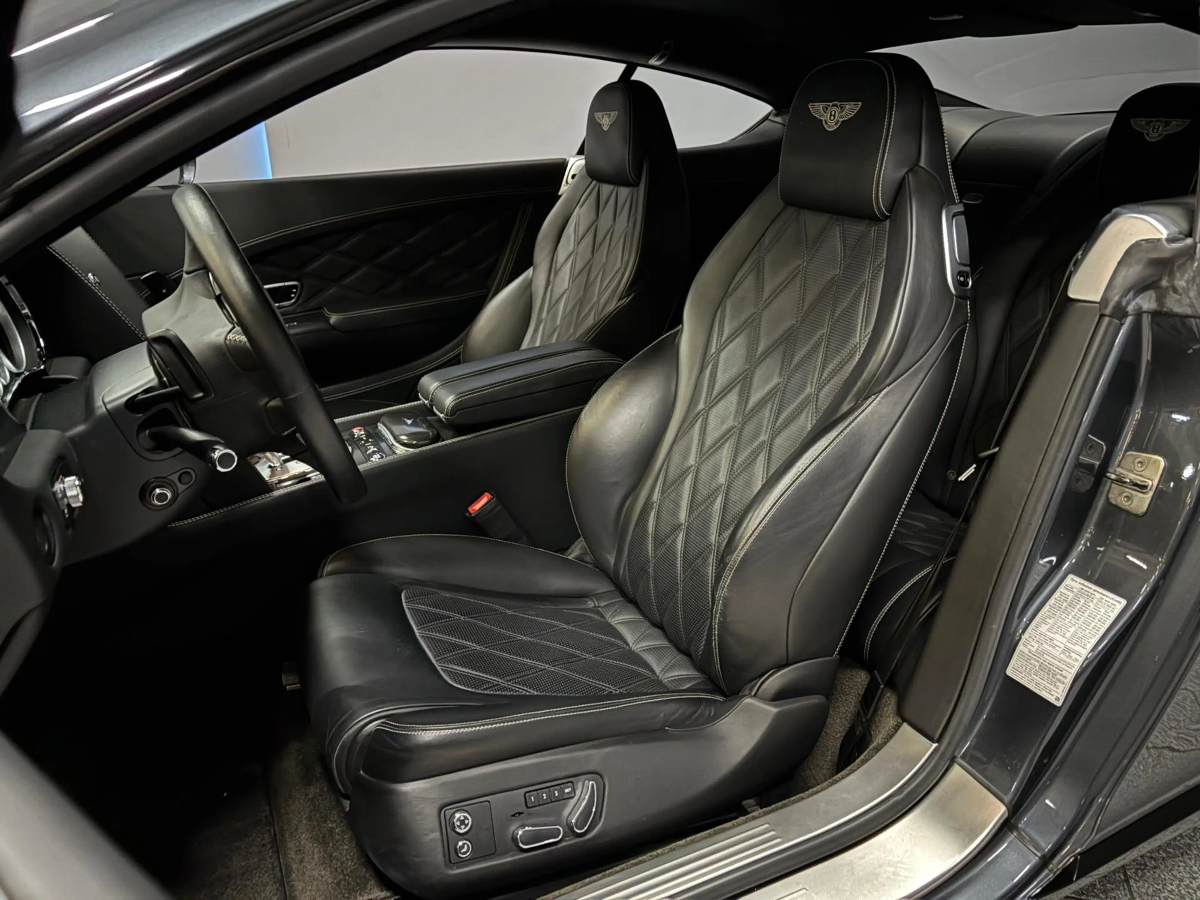 Bentley Continental GT 6.0 W12 Speed — photo 23