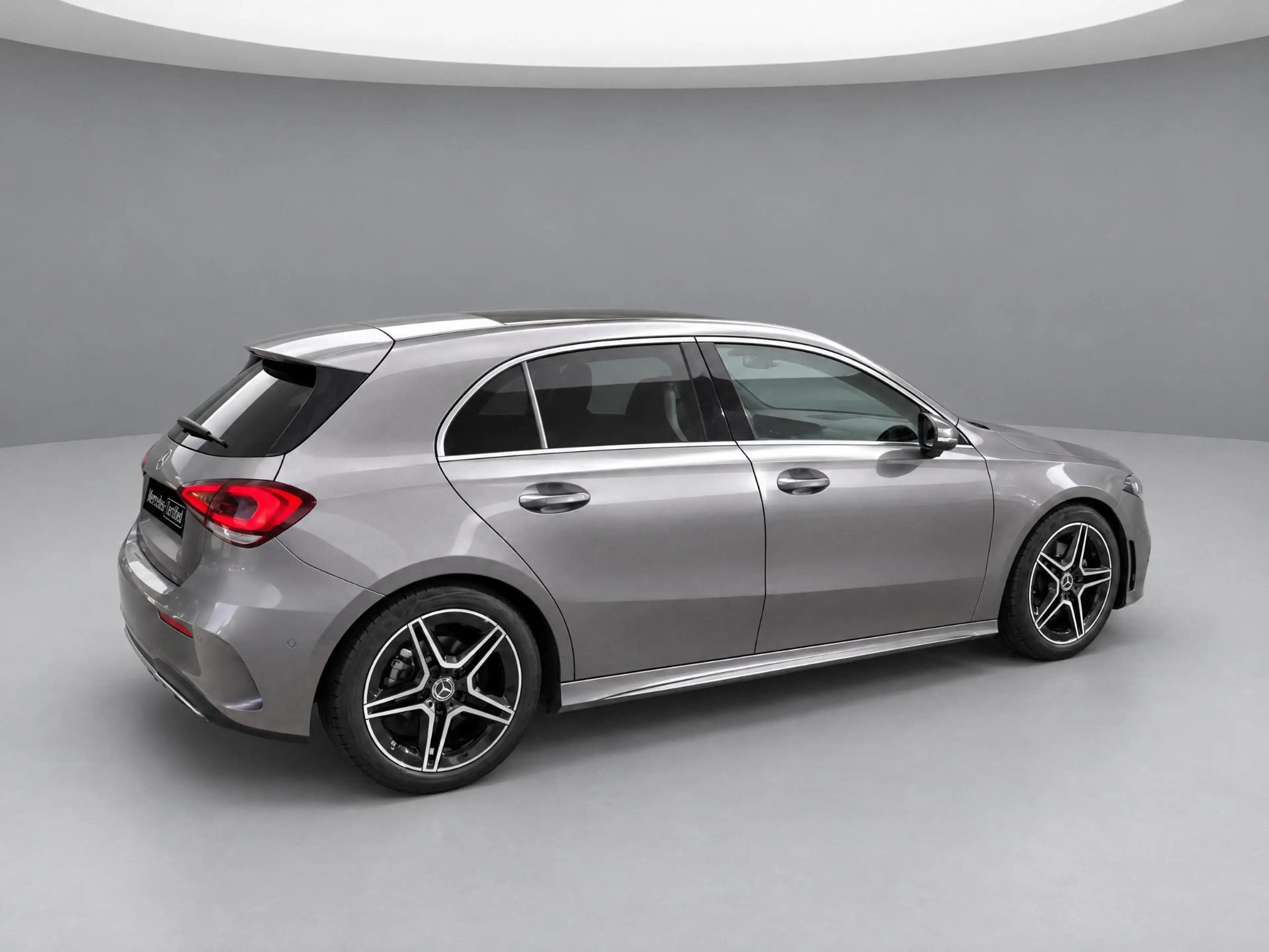 Mercedes-Benz A 180 AMG Line | Panoramadak | Sfeerverlichting | — photo 2