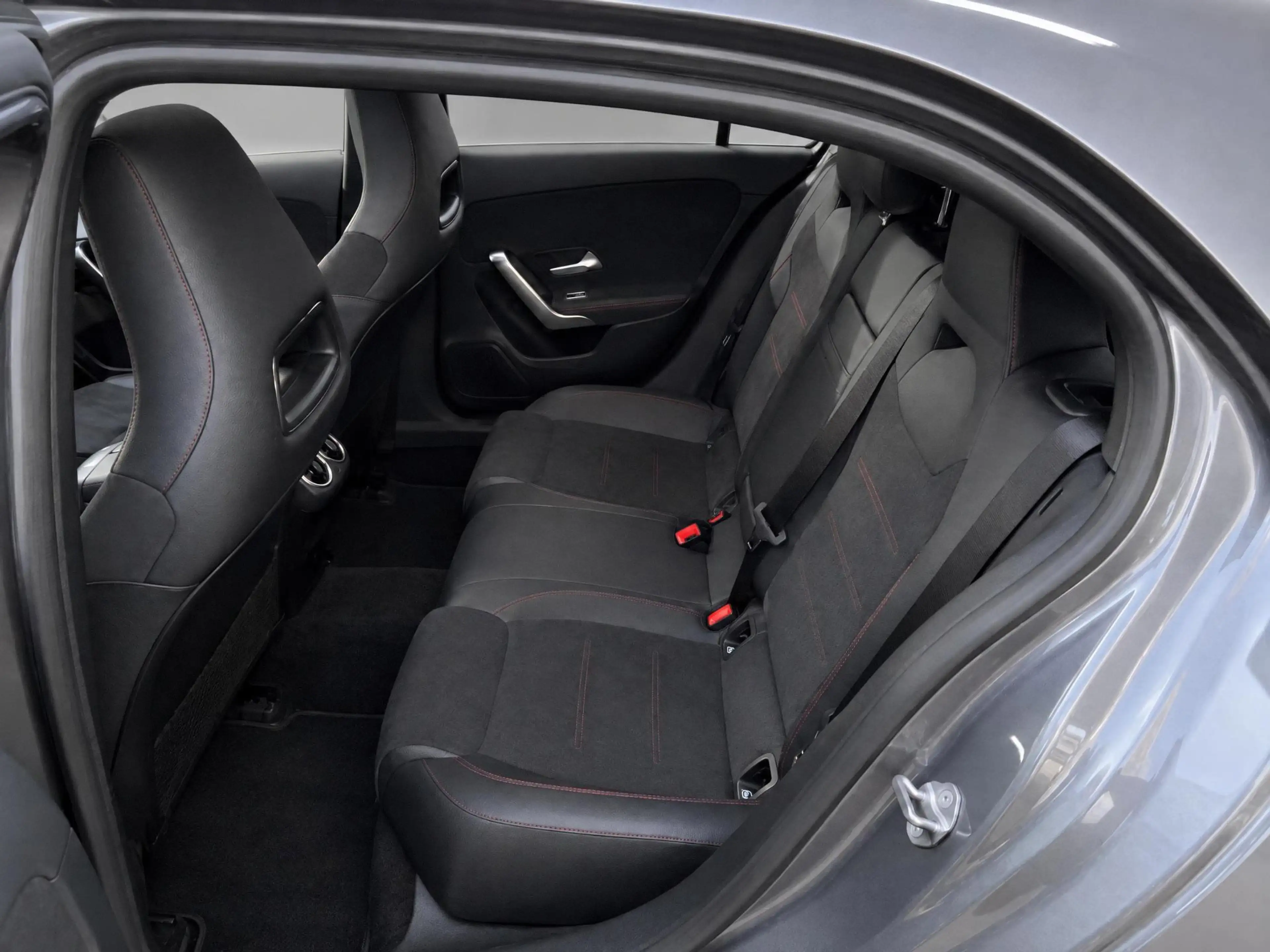 Mercedes-Benz A 180 AMG Line | Panoramadak | Sfeerverlichting | — photo 8
