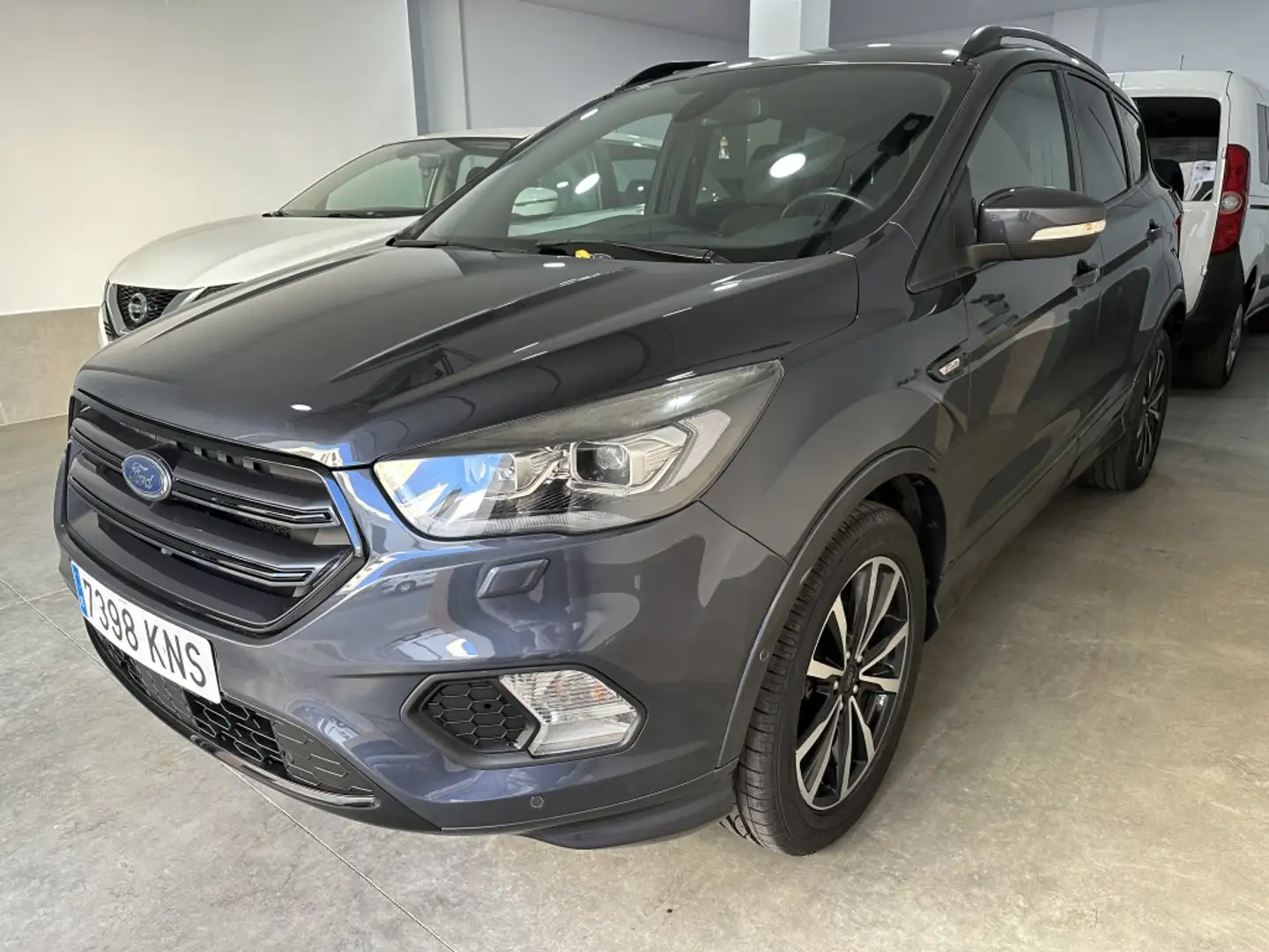 Ford Kuga 2.0TDCi Auto S&S ST-Line 4x2 150 Gris - 1