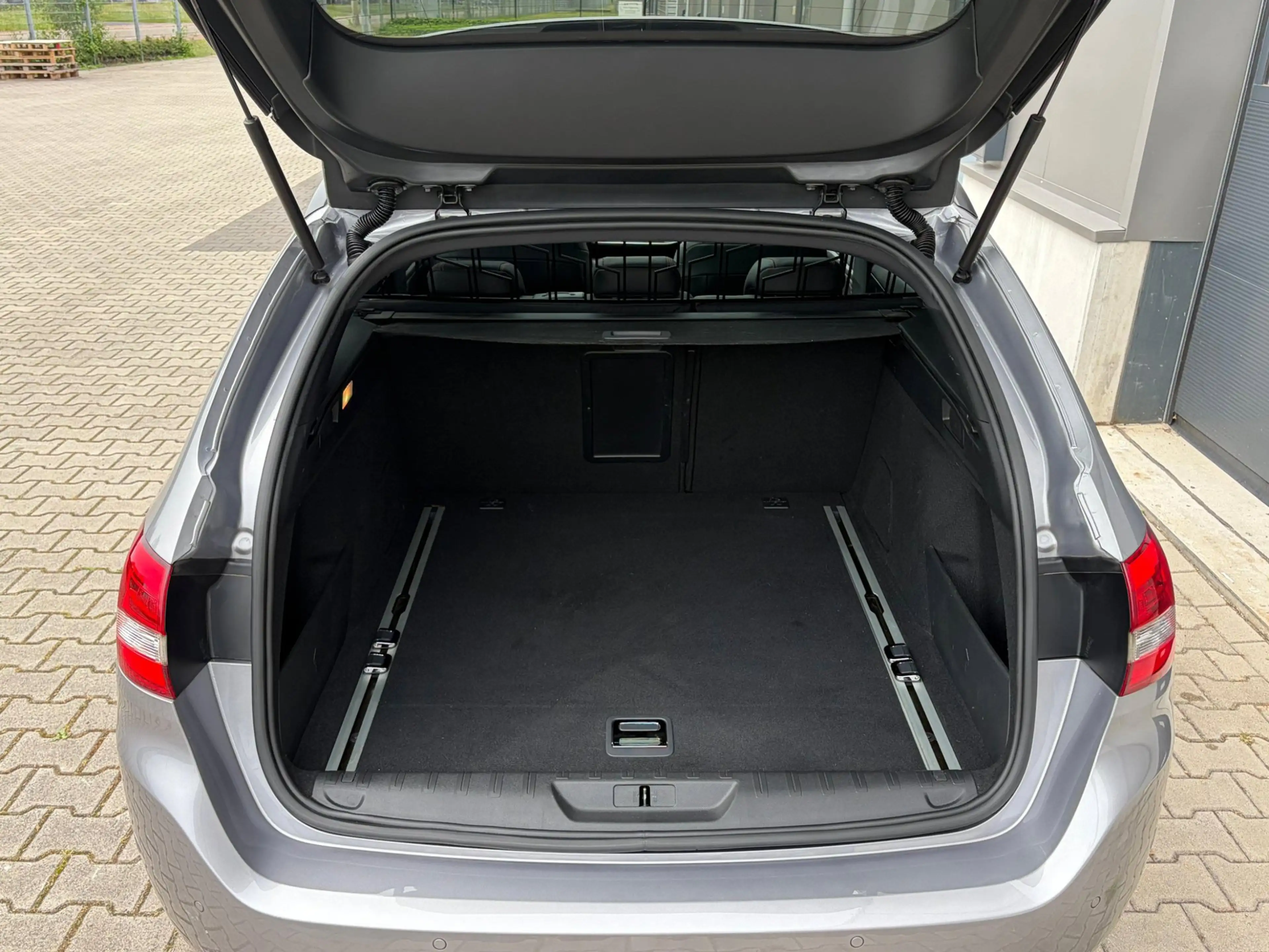 Peugeot 308 SW 1.2 PureTech GT BLACK PACK|AUTOMAAT|LEER|STOELV — photo 13