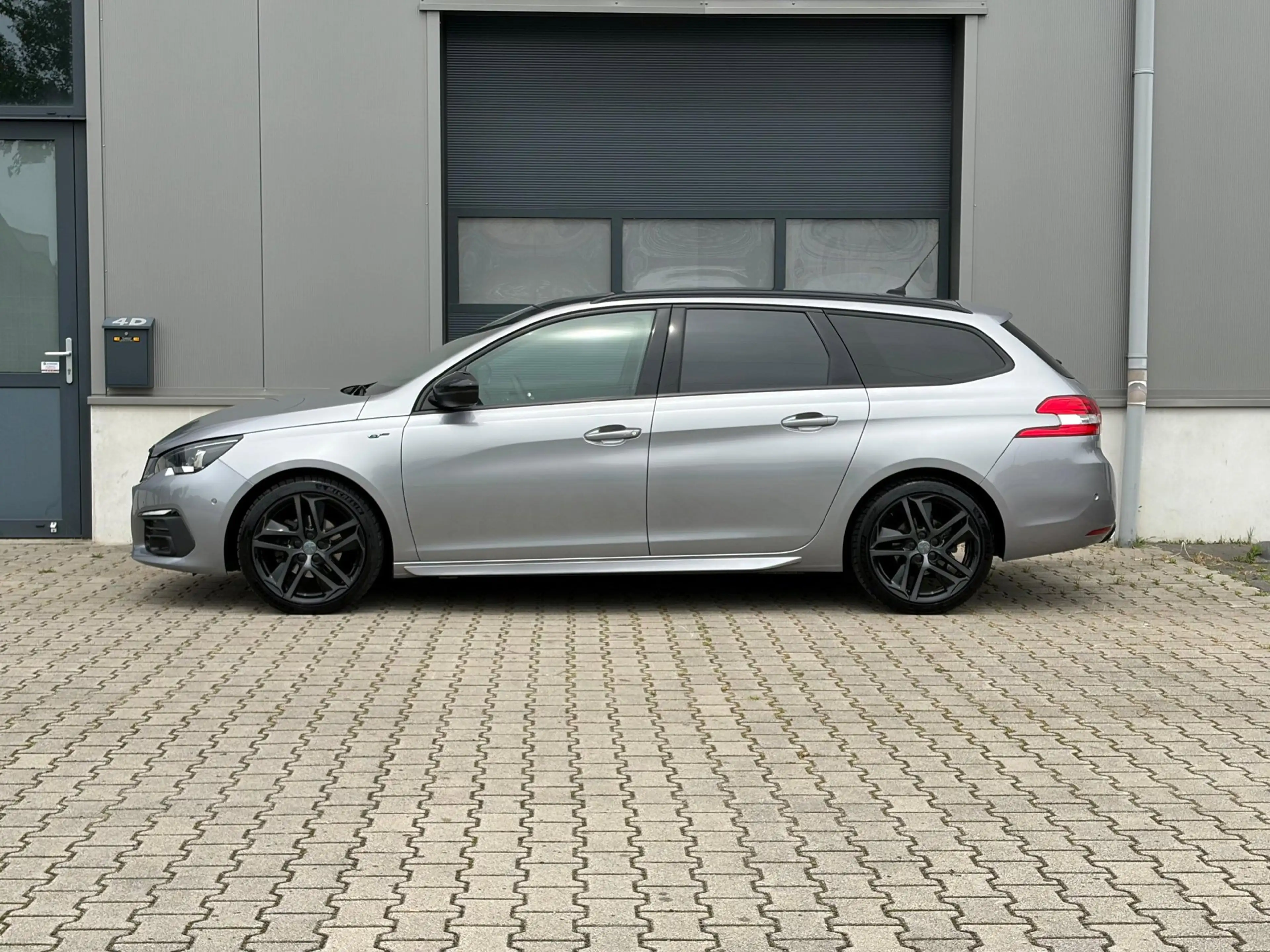 Peugeot 308 SW 1.2 PureTech GT BLACK PACK|AUTOMAAT|LEER|STOELV — photo 2