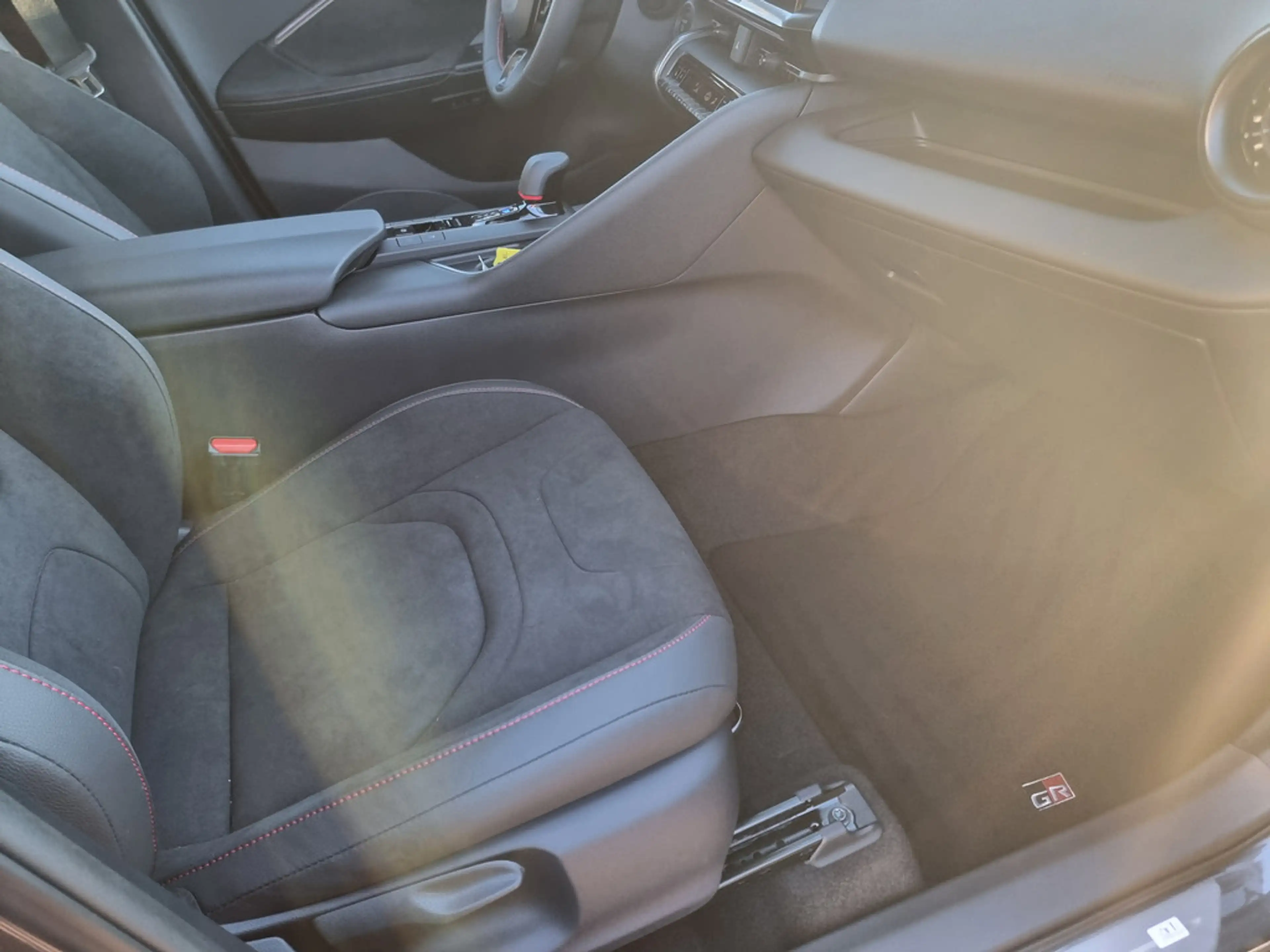 Toyota C-HR 2.0 Plug-In Hybrid FWD GR Sport — photo 7