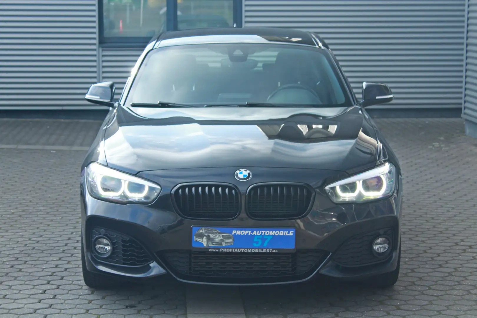 BMW 118 i Aut. Edition M Sport Shadow *LED*ALCANTARA*2.HD* Schwarz - 2