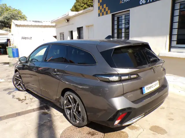 Peugeot 308 view 4