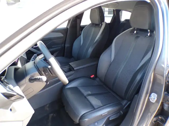 Peugeot 308 view 9