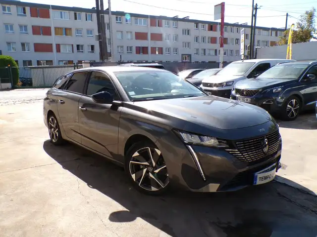 Peugeot 308 view 3