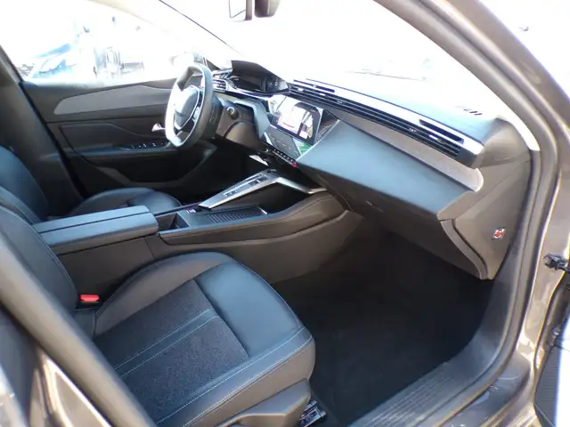Peugeot 308 view 13