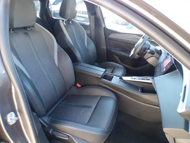 Peugeot 308 view 12