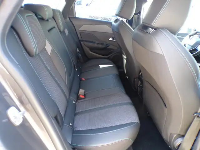 Peugeot 308 view 11