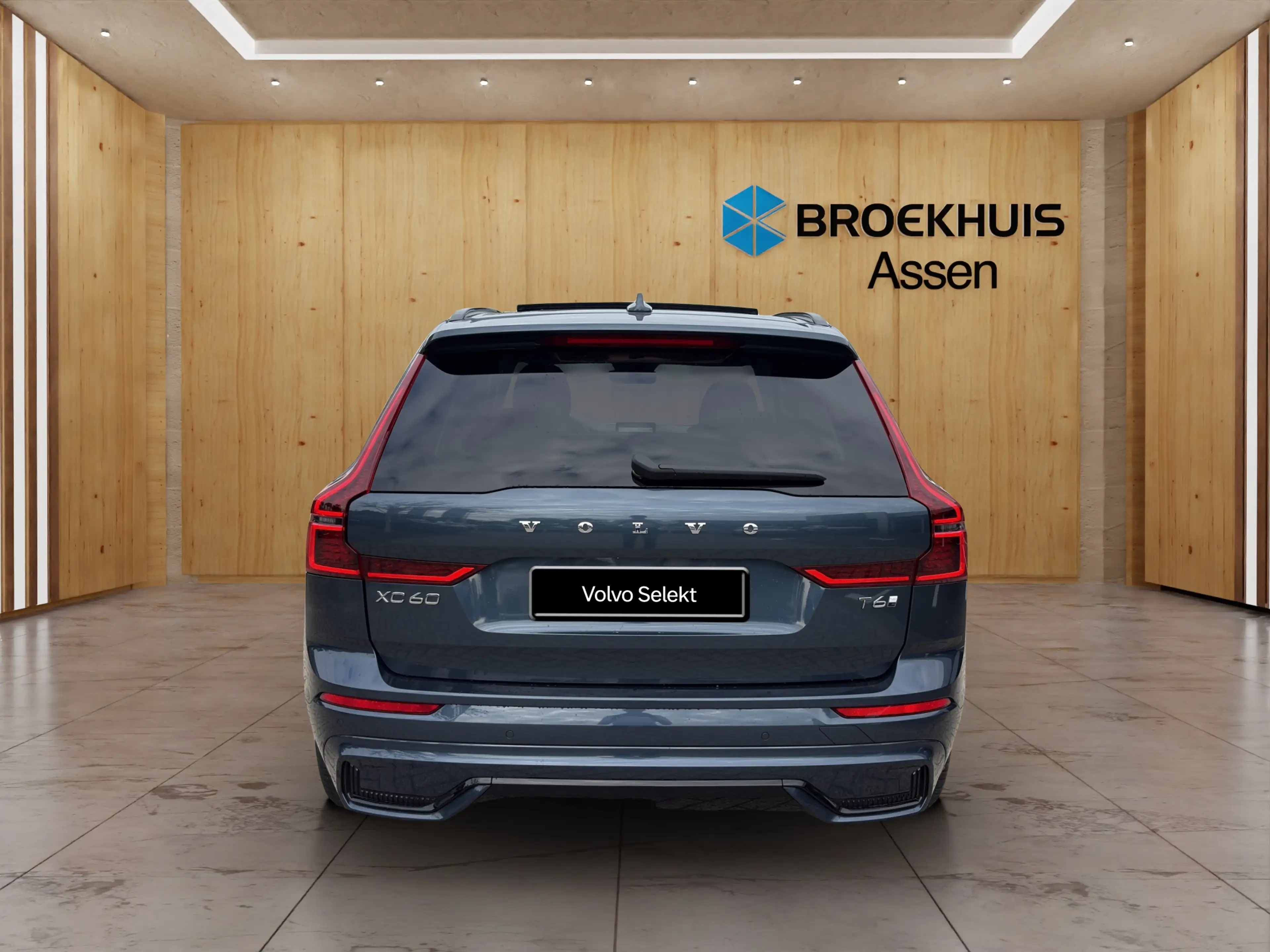 Volvo XC60 2.0 T6 Plug-in hybrid AWD Ultra Dark | Luchtvering — photo 4