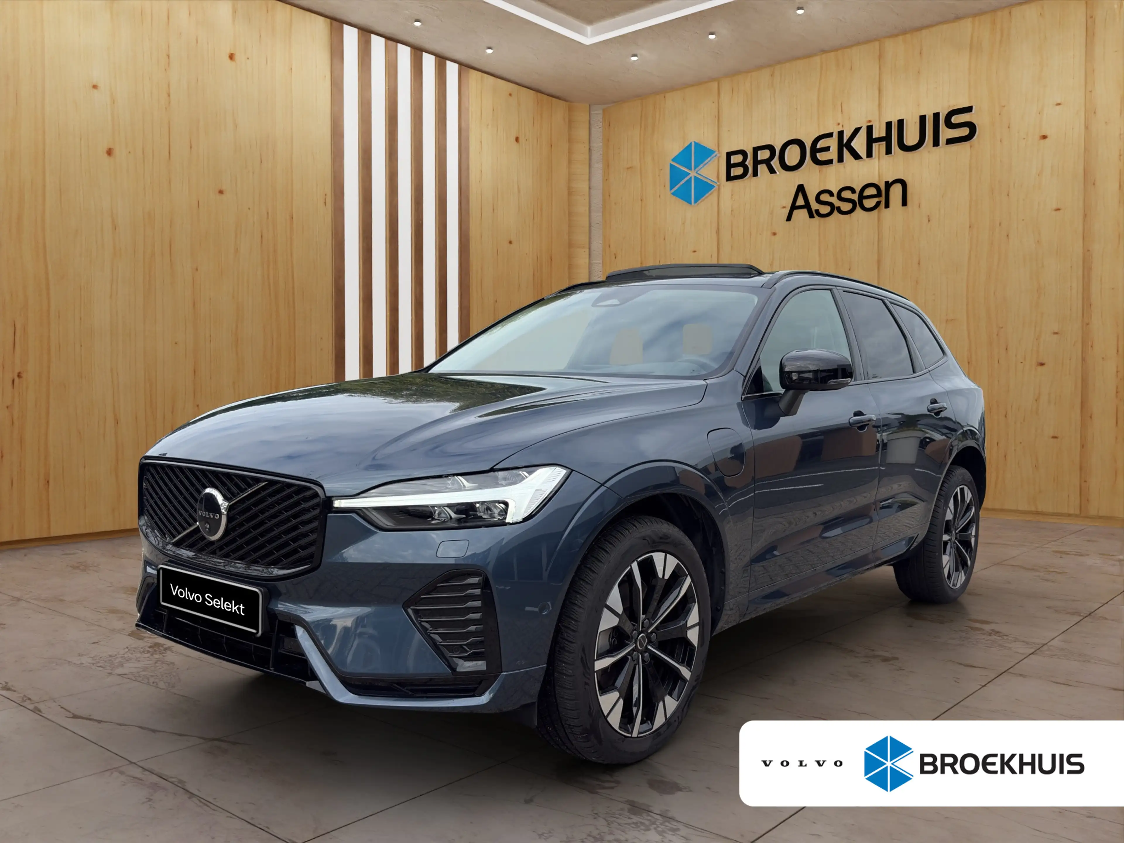 Volvo XC60 2.0 T6 Plug-in hybrid AWD Ultra Dark | Luchtvering