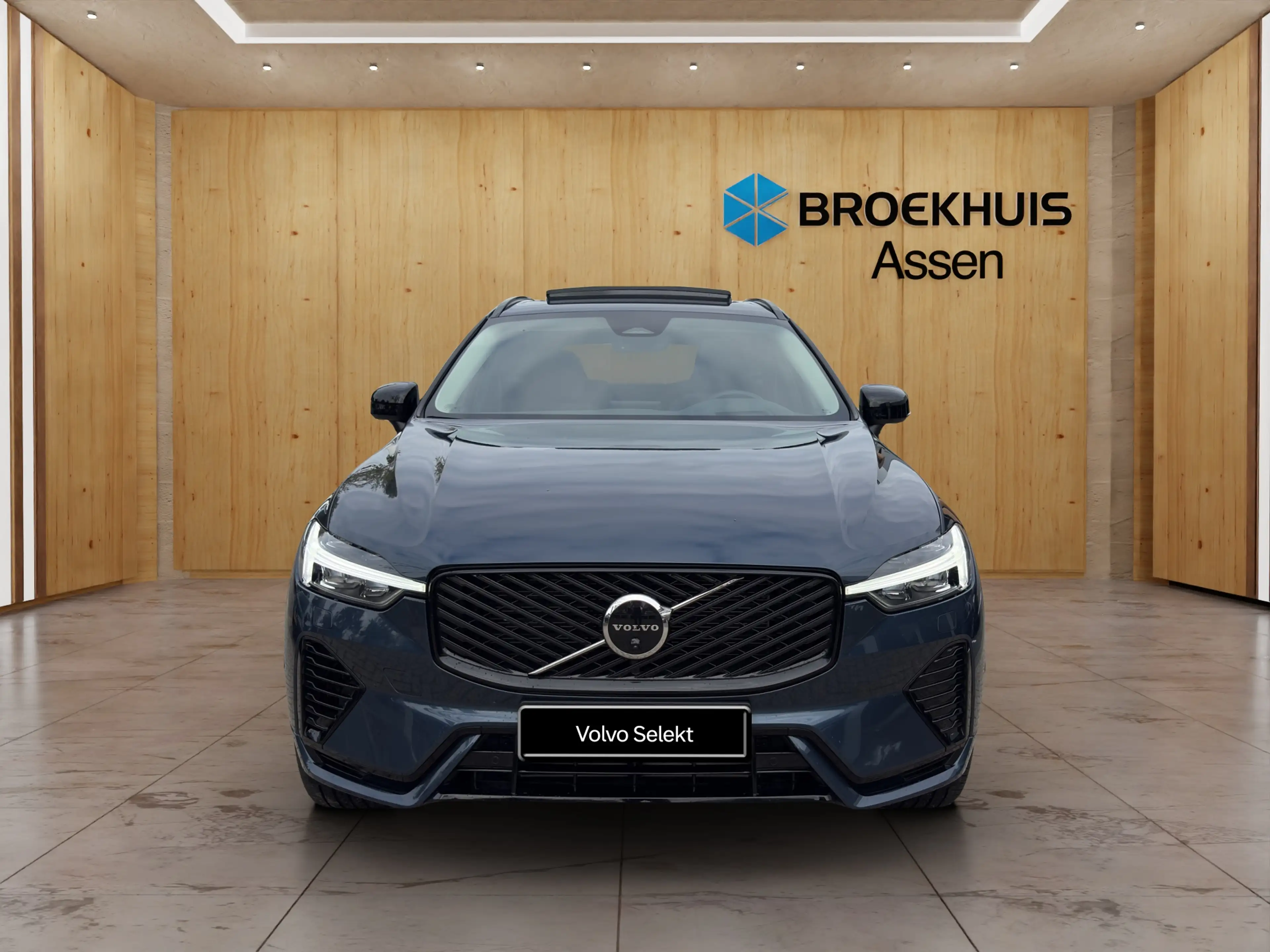 Volvo XC60 2.0 T6 Plug-in hybrid AWD Ultra Dark | Luchtvering — photo 2