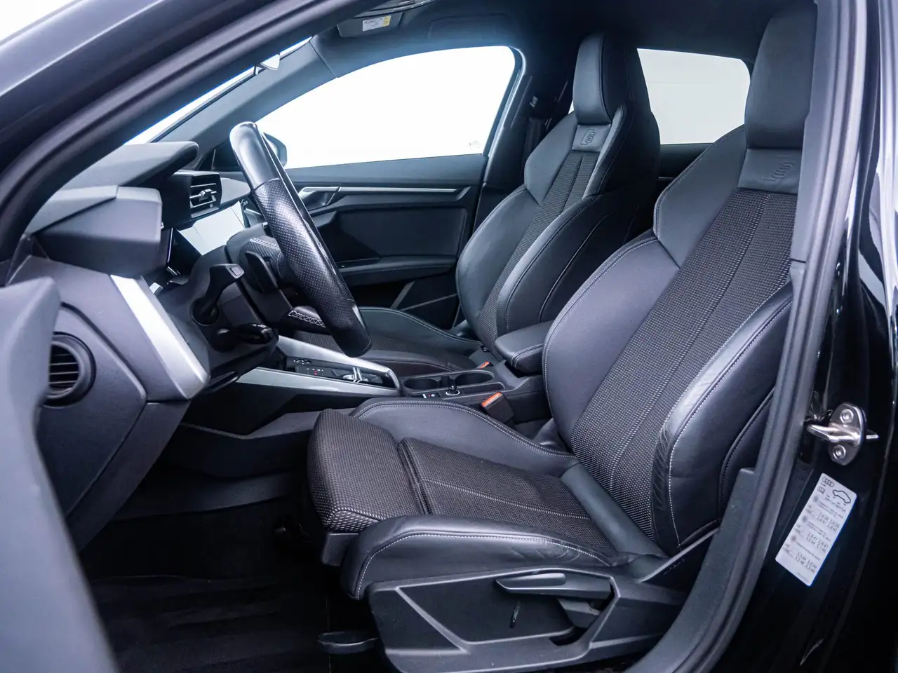 Audi A3 Sportback 45 TFSI e S-Line ed. Competition 1e eig., миниатюра 6