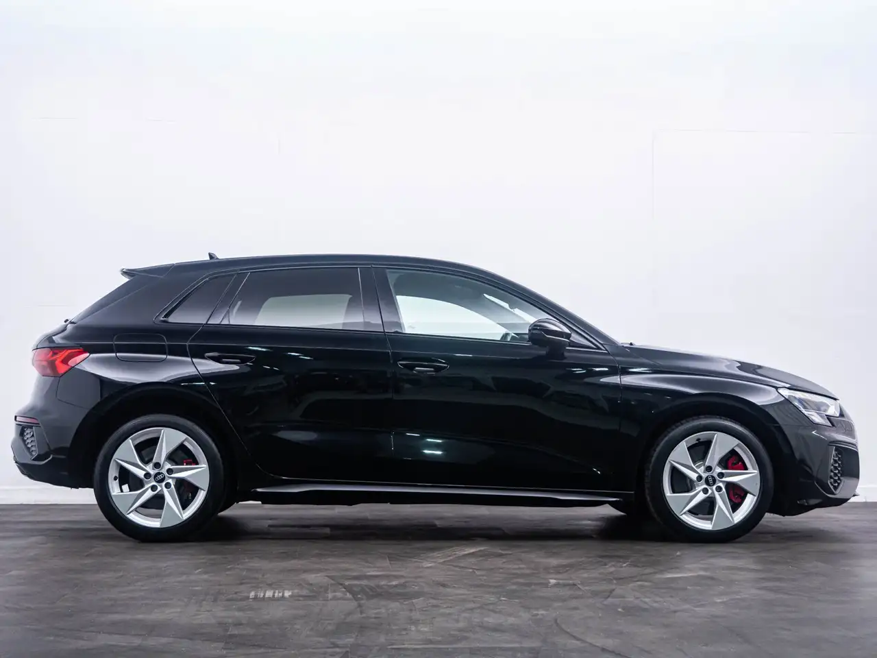 Audi A3 Sportback 45 TFSI e S-Line ed. Competition 1e eig., миниатюра 12