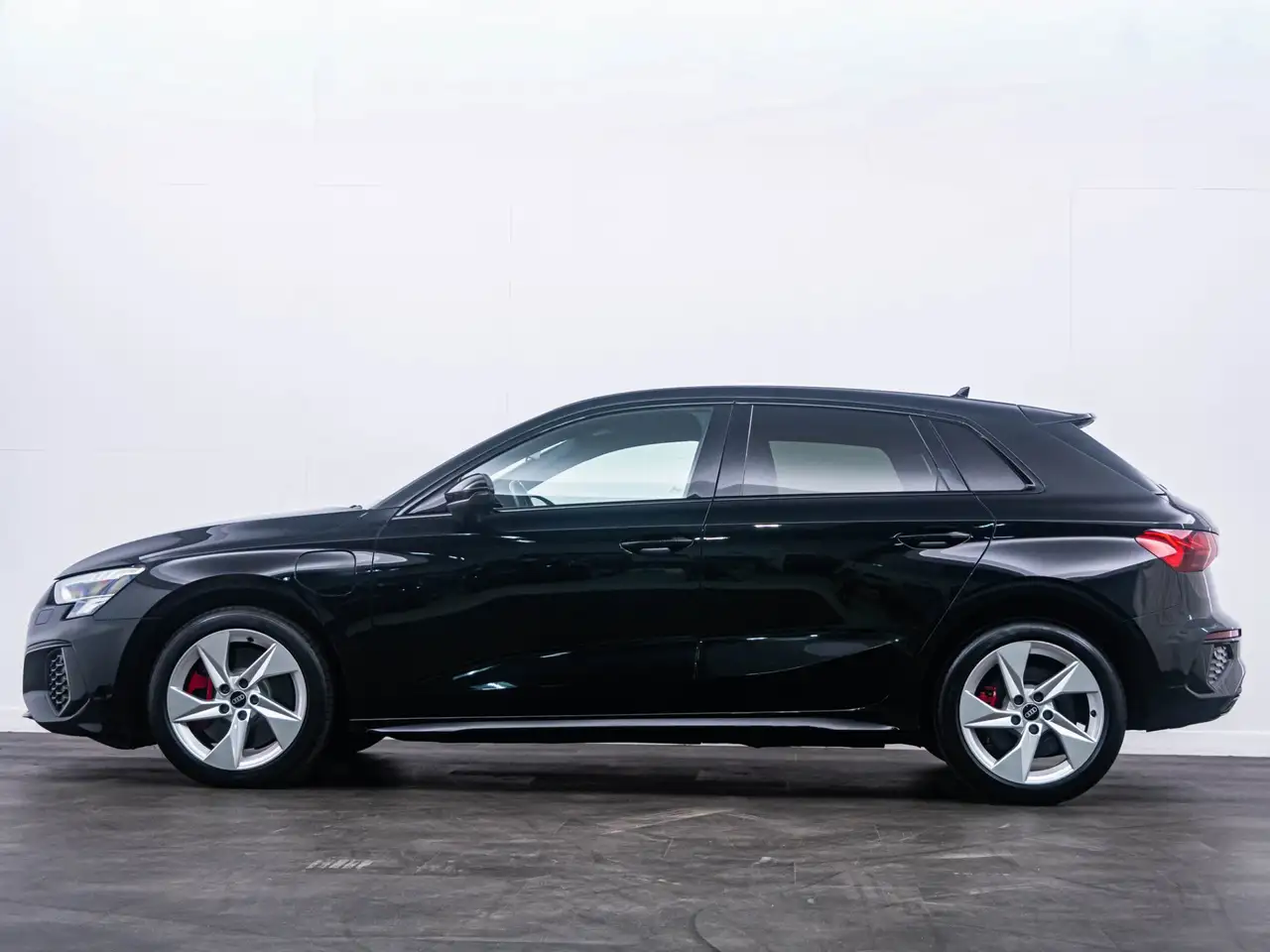 Audi A3 Sportback 45 TFSI e S-Line ed. Competition 1e eig., миниатюра 11