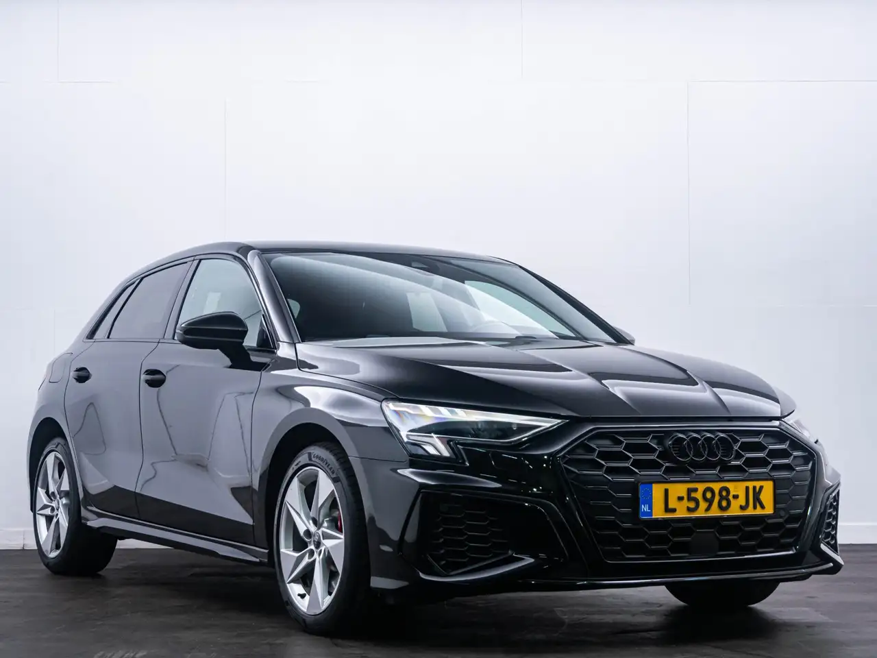 Audi A3 Sportback 45 TFSI e S-Line ed. Competition 1e eig., миниатюра 4