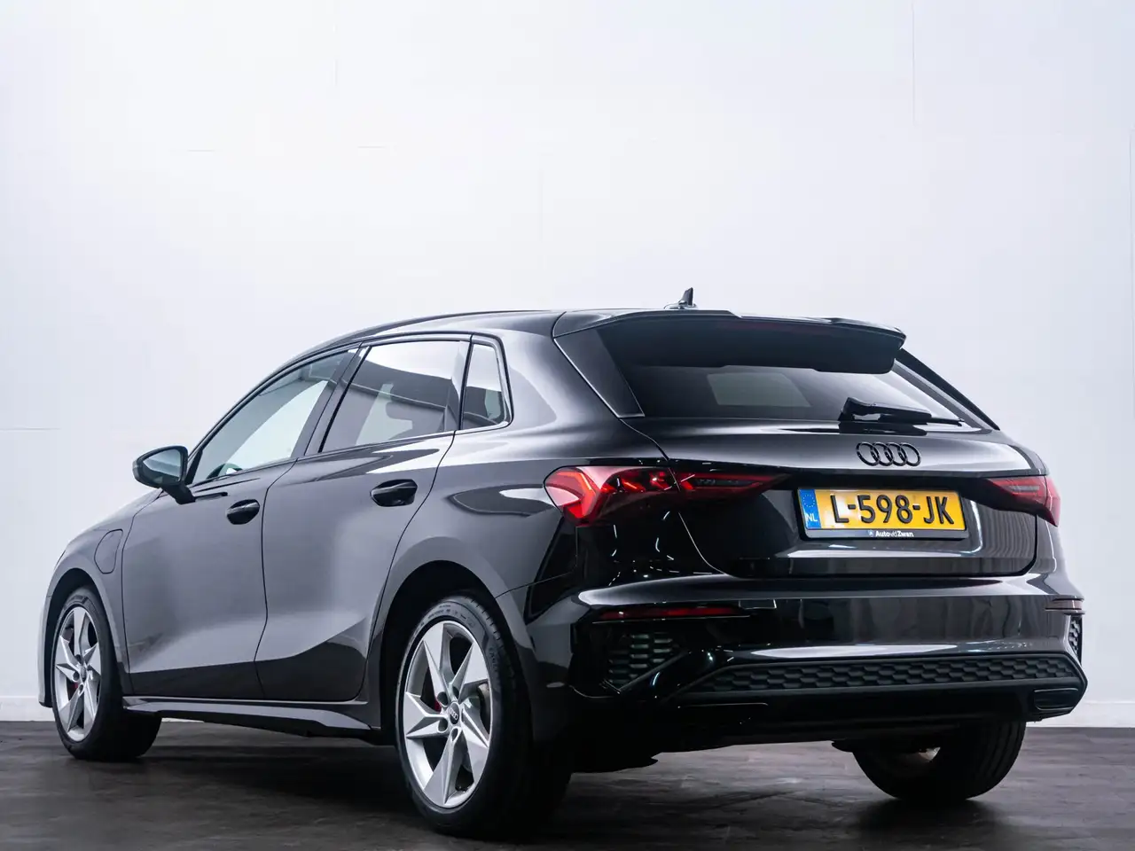 Audi A3 Sportback 45 TFSI e S-Line ed. Competition 1e eig., миниатюра 5