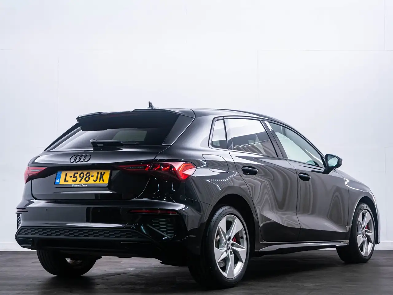 Audi A3 Sportback 45 TFSI e S-Line ed. Competition 1e eig., миниатюра 3