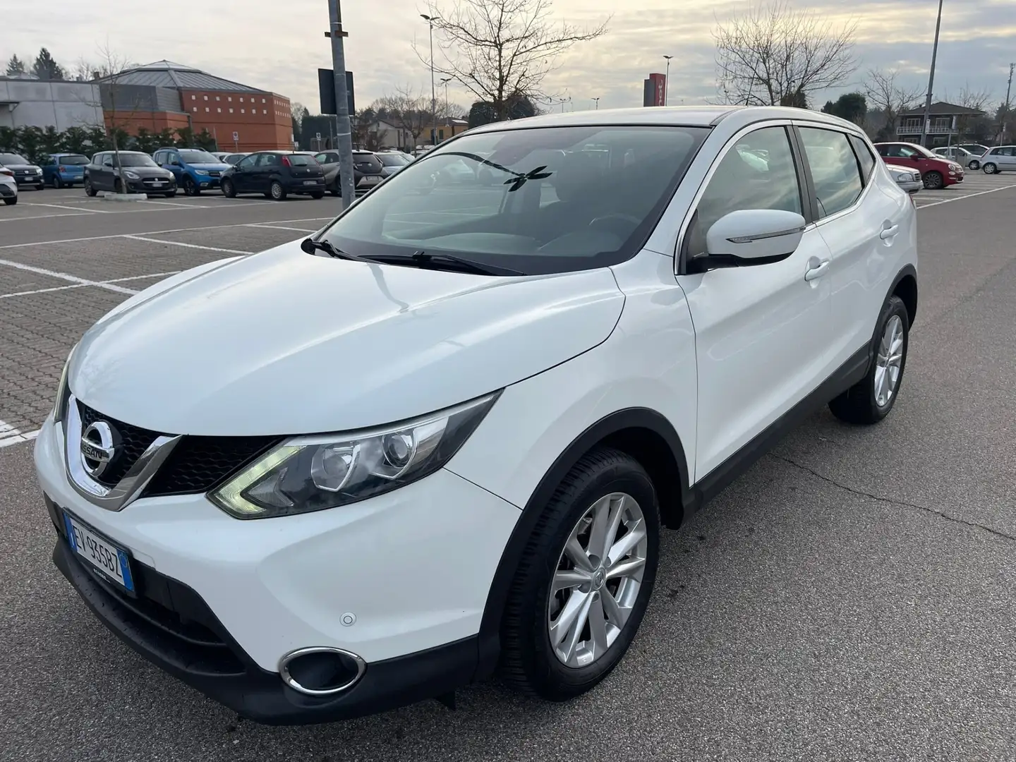 Nissan Qashqai 1.6 dci Tekna Bianco - 2