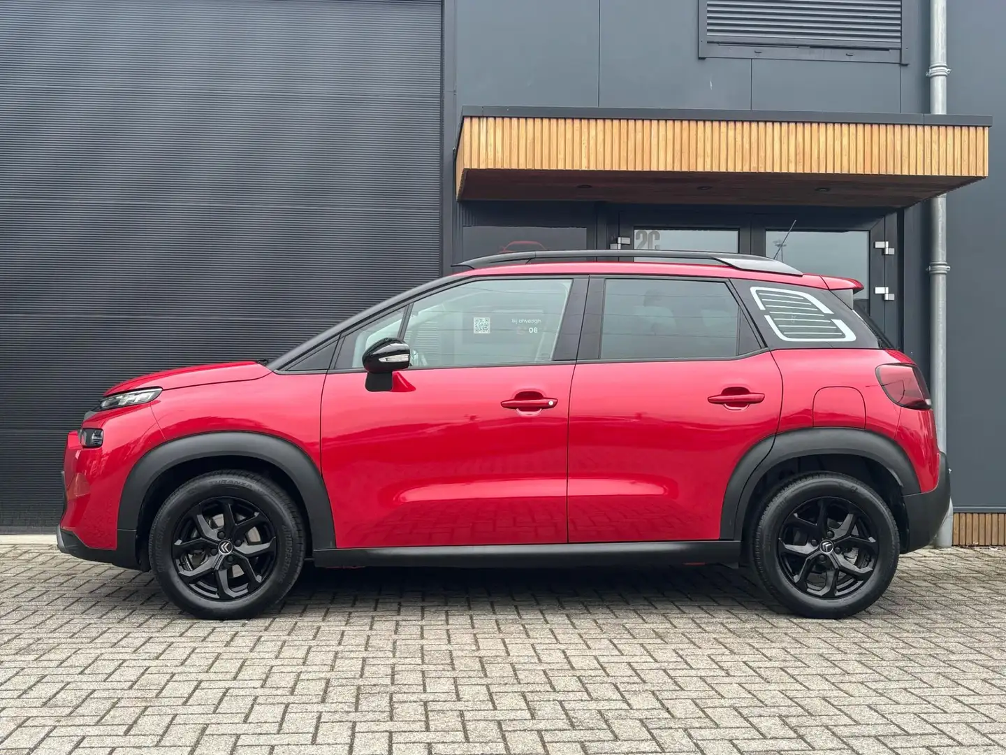 Citroen C3 Aircross 1.2 PureTech Shine EAT6 automaat Rood - 2