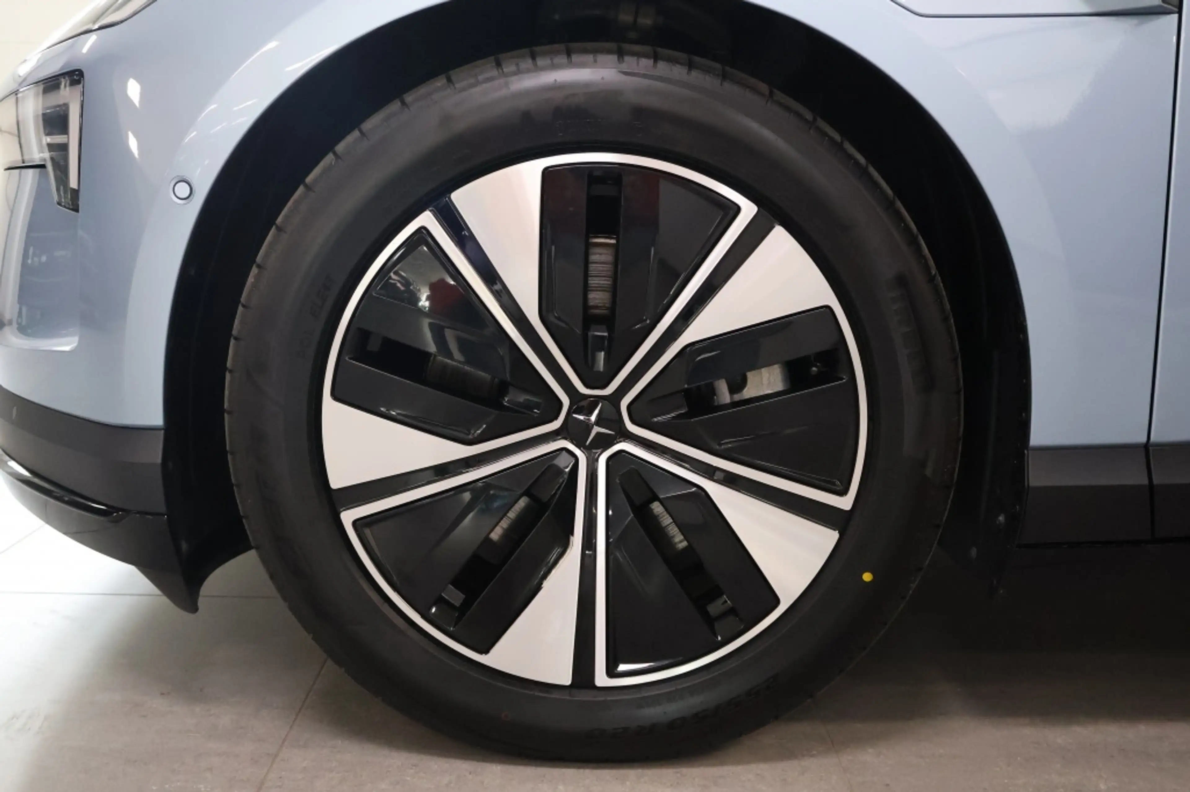 Polestar 4 Long Range Single Motor Prime 100 kWh — photo 5