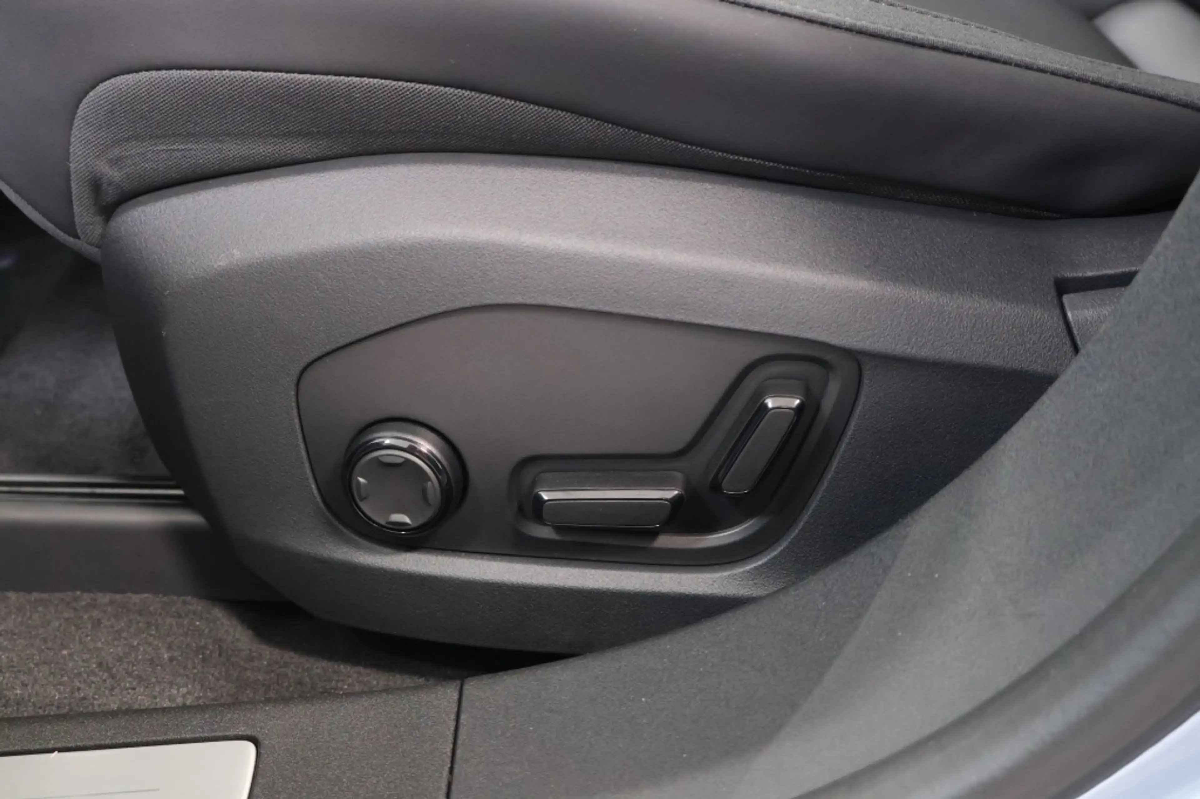 Polestar 4 Long Range Single Motor Prime 100 kWh — photo 10