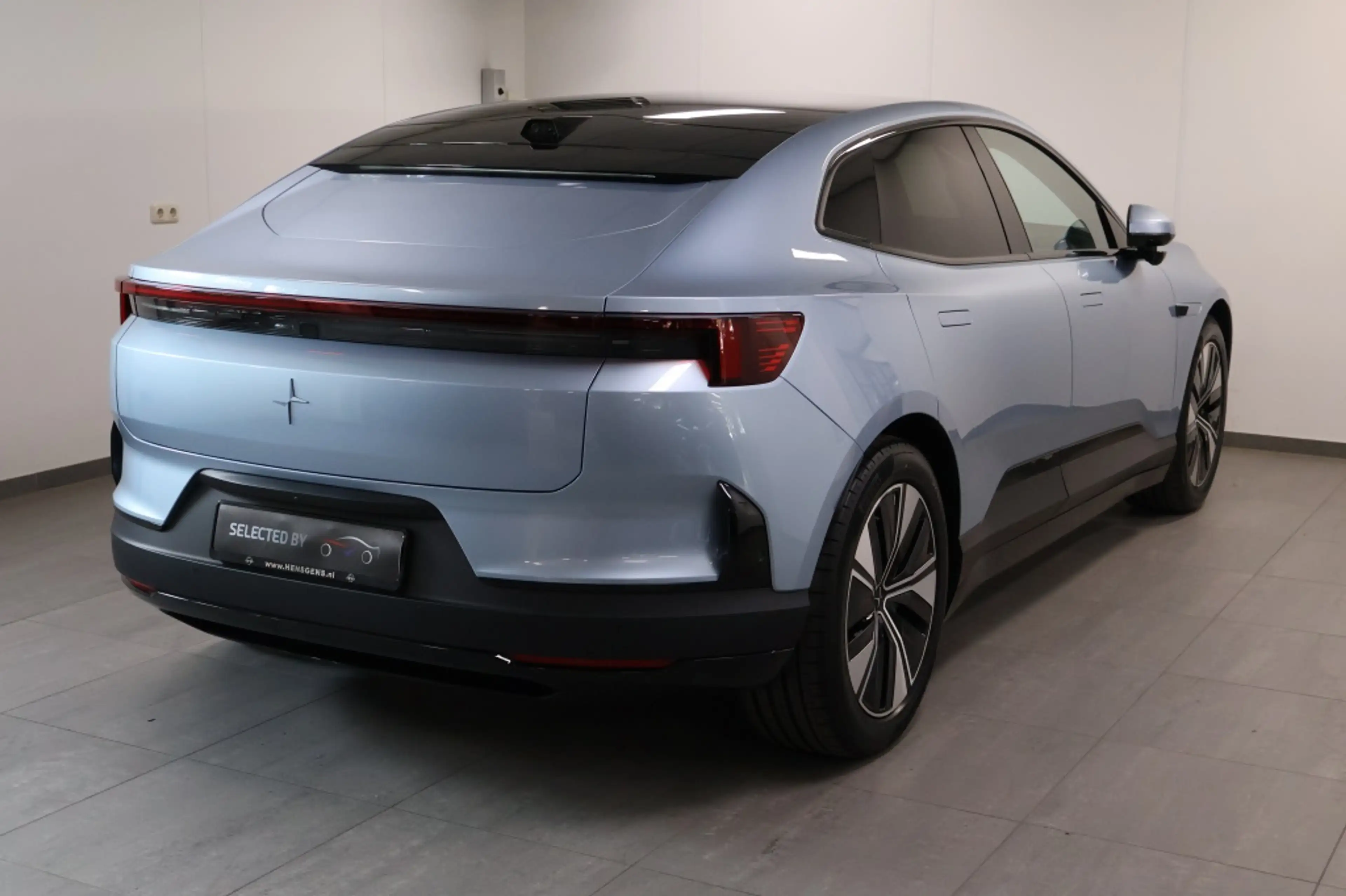 Polestar 4 Long Range Single Motor Prime 100 kWh — photo 3