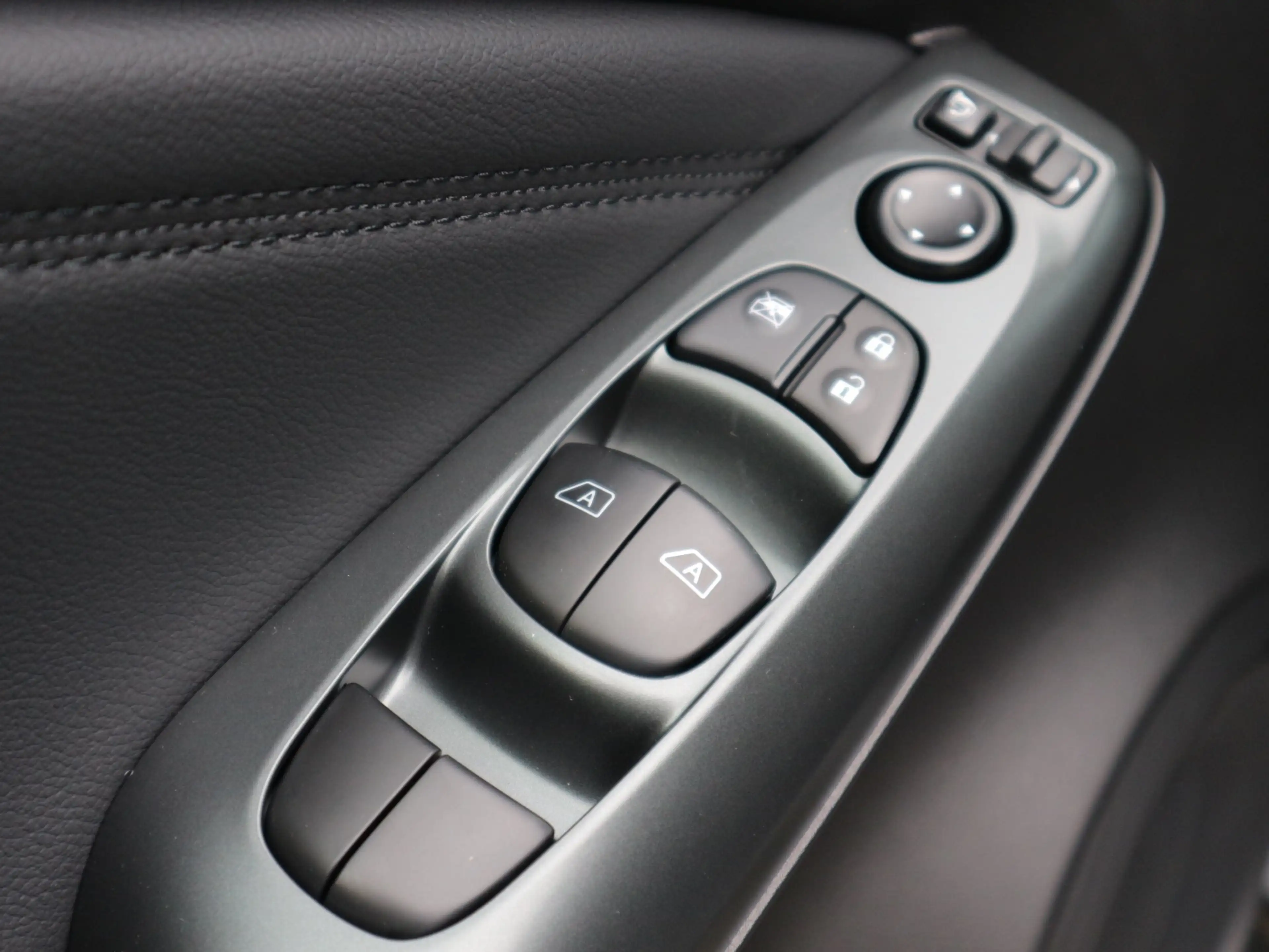 Nissan Juke N-CONNECTA 1.6 HYBRID 4AMT Navi LM CarPlay — photo 14