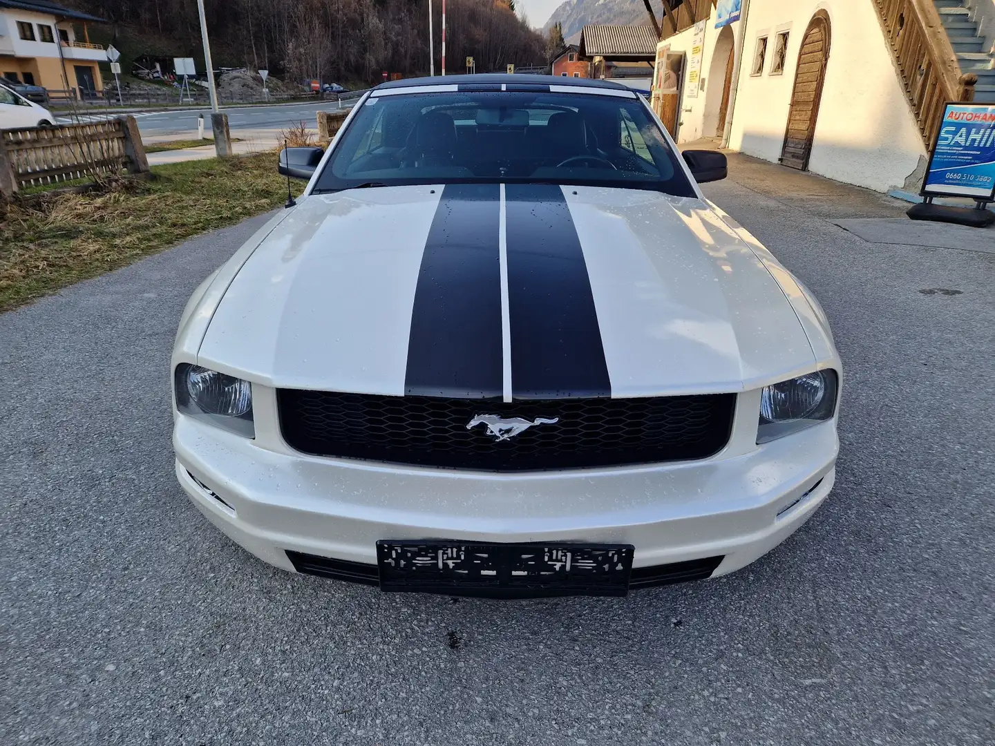 Ford Mustang Mustang Cabrio GT Aut. Weiß - 2