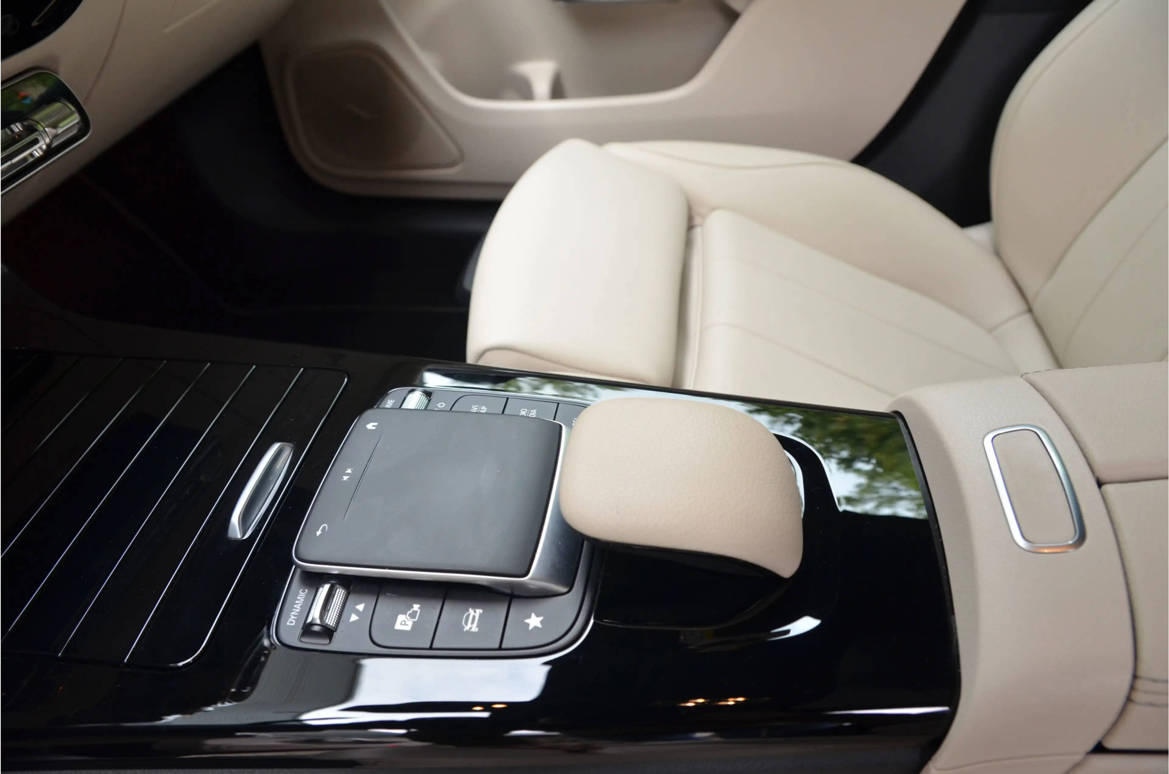 Mercedes-Benz CLA 250 Shooting Brake e Premium Plus Leder, Panoramadak, — photo 4