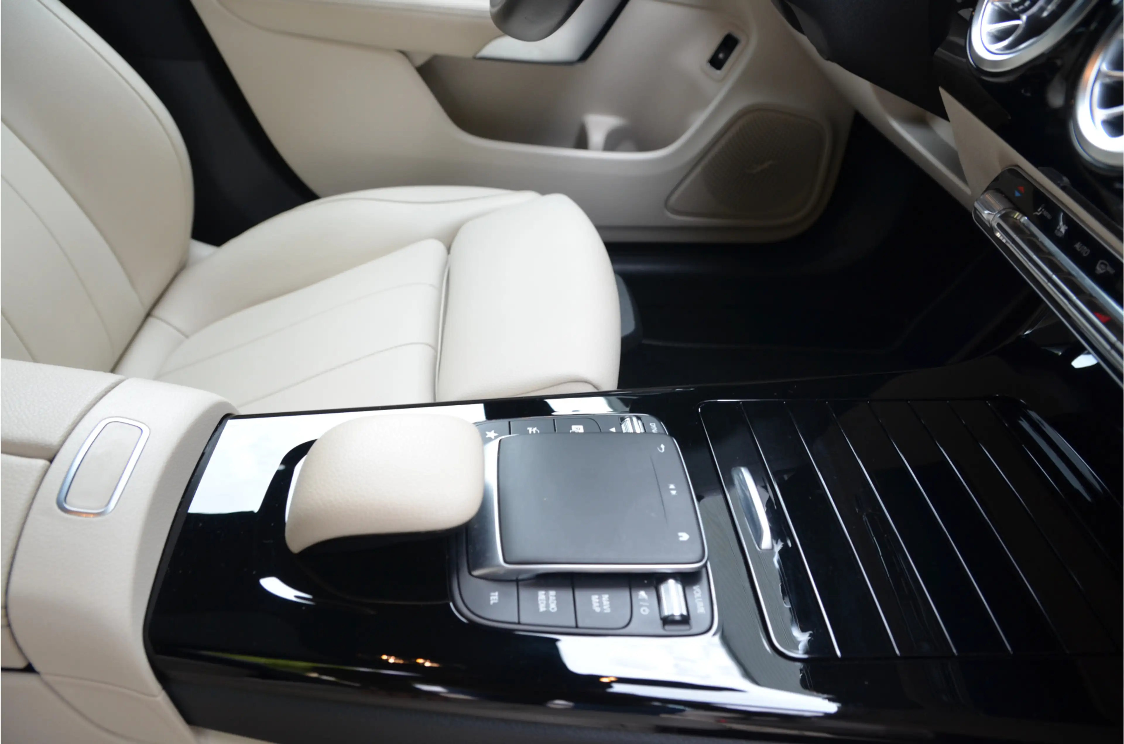 Mercedes-Benz CLA 250 Shooting Brake e Premium Plus Leder, Panoramadak, — photo 29