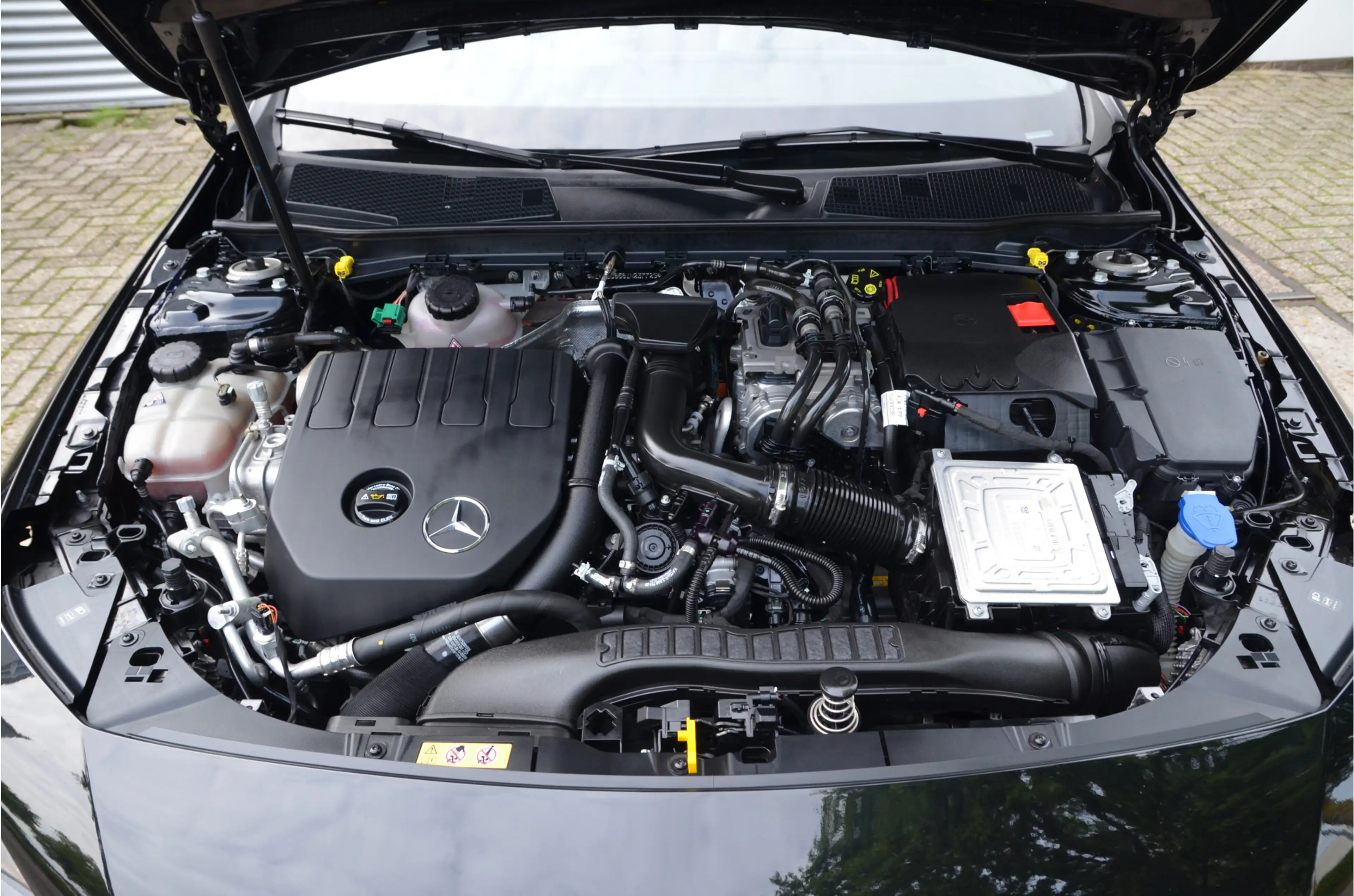 Mercedes-Benz CLA 250 Shooting Brake e Premium Plus Leder, Panoramadak, — photo 38