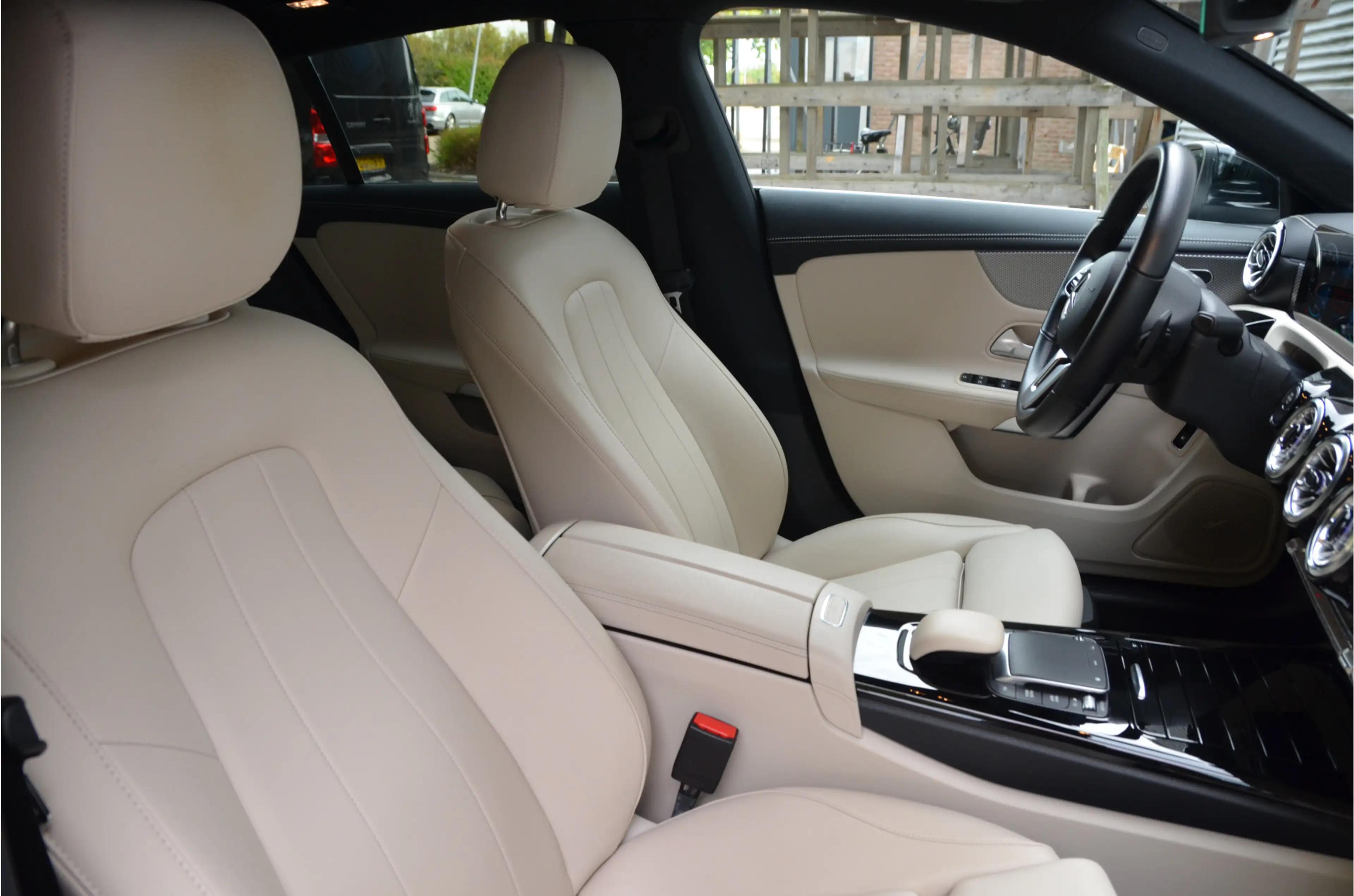 Mercedes-Benz CLA 250 Shooting Brake e Premium Plus Leder, Panoramadak, — photo 3